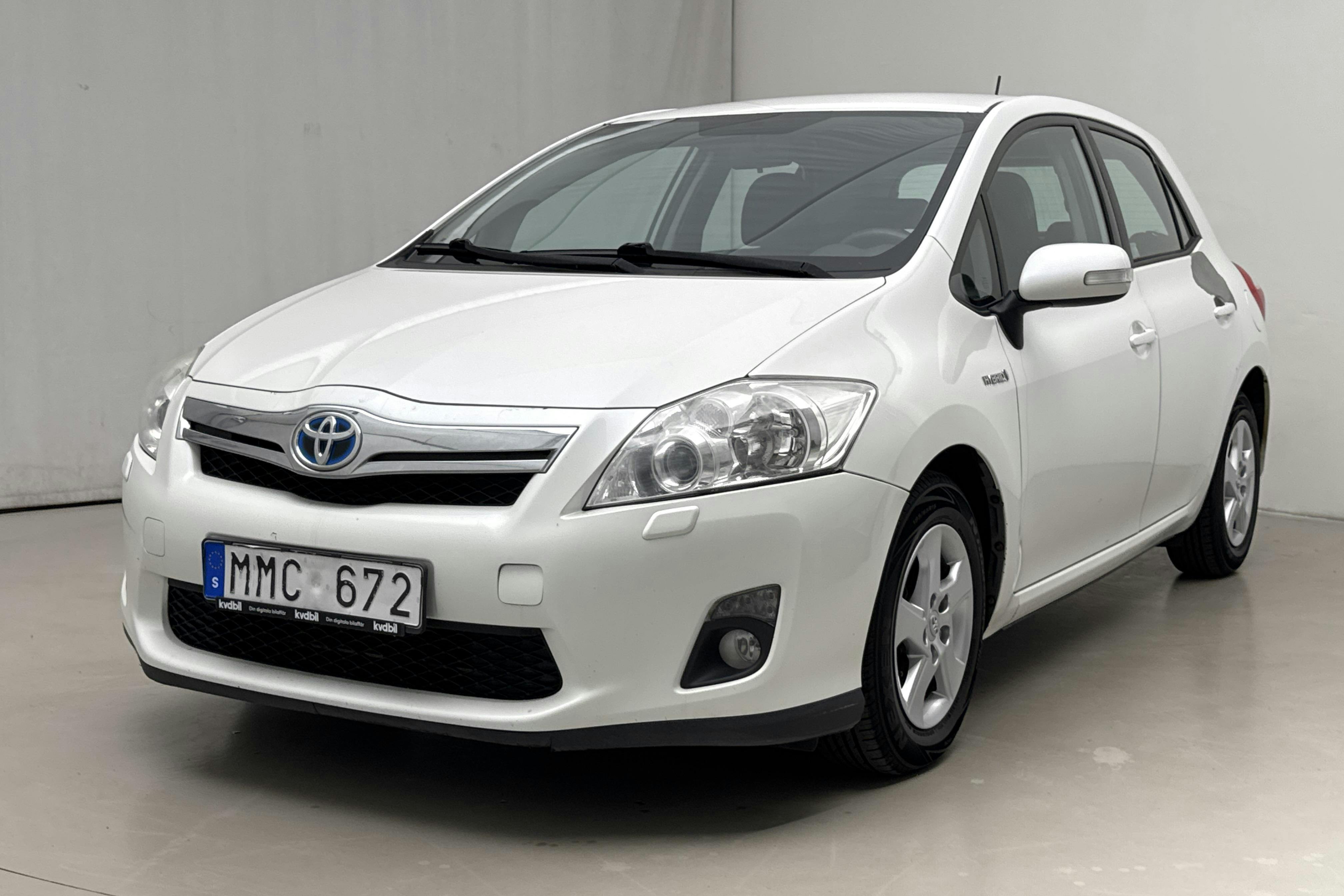 Toyota Auris 1.8 HSD 5dr (99hk) - 18 687 mil - Automat - vit - 2010