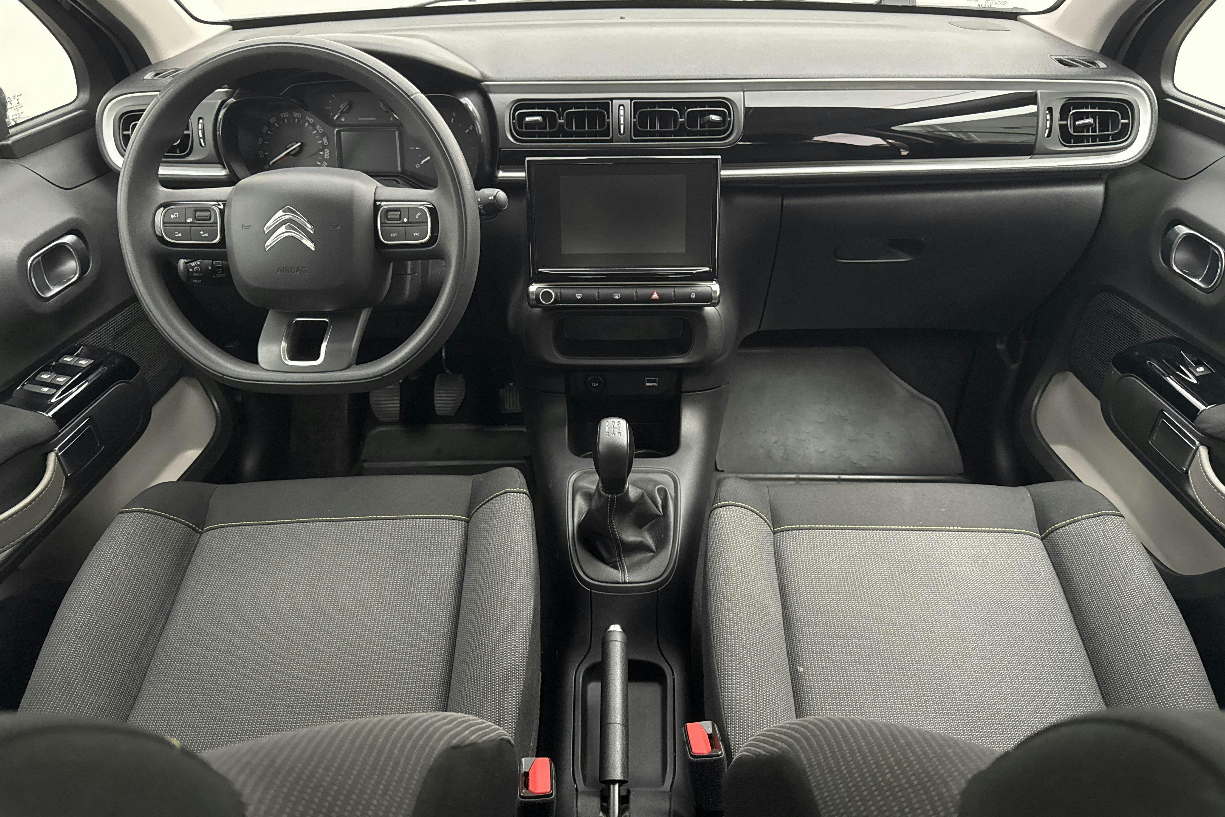Citroën C3 PureTech (82hk) - 5 843 mil - Manuell - svart - 2020