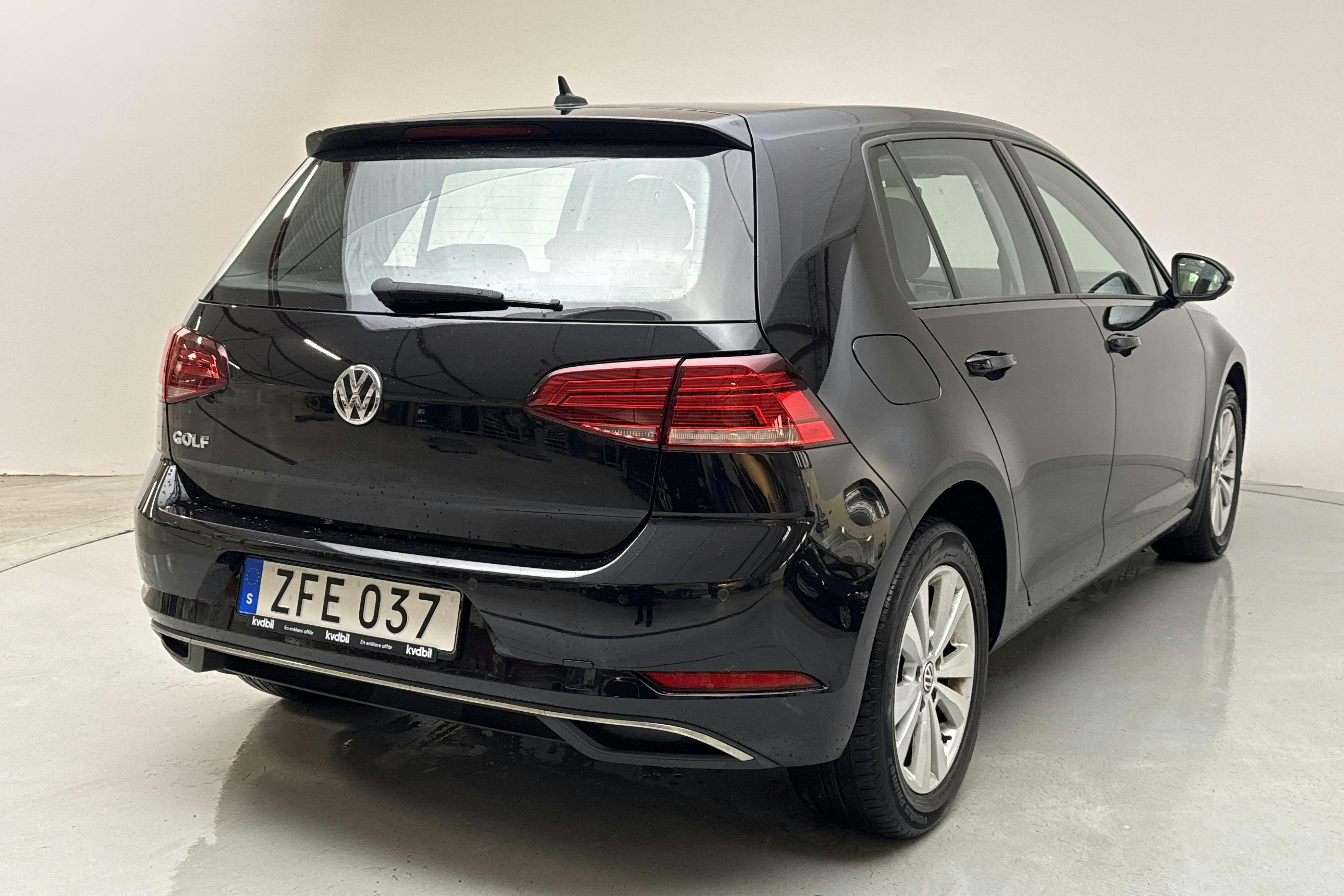 VW Golf VII 1.0 TSI 5dr (110hk) - 8 968 mil - Automat - svart - 2018
