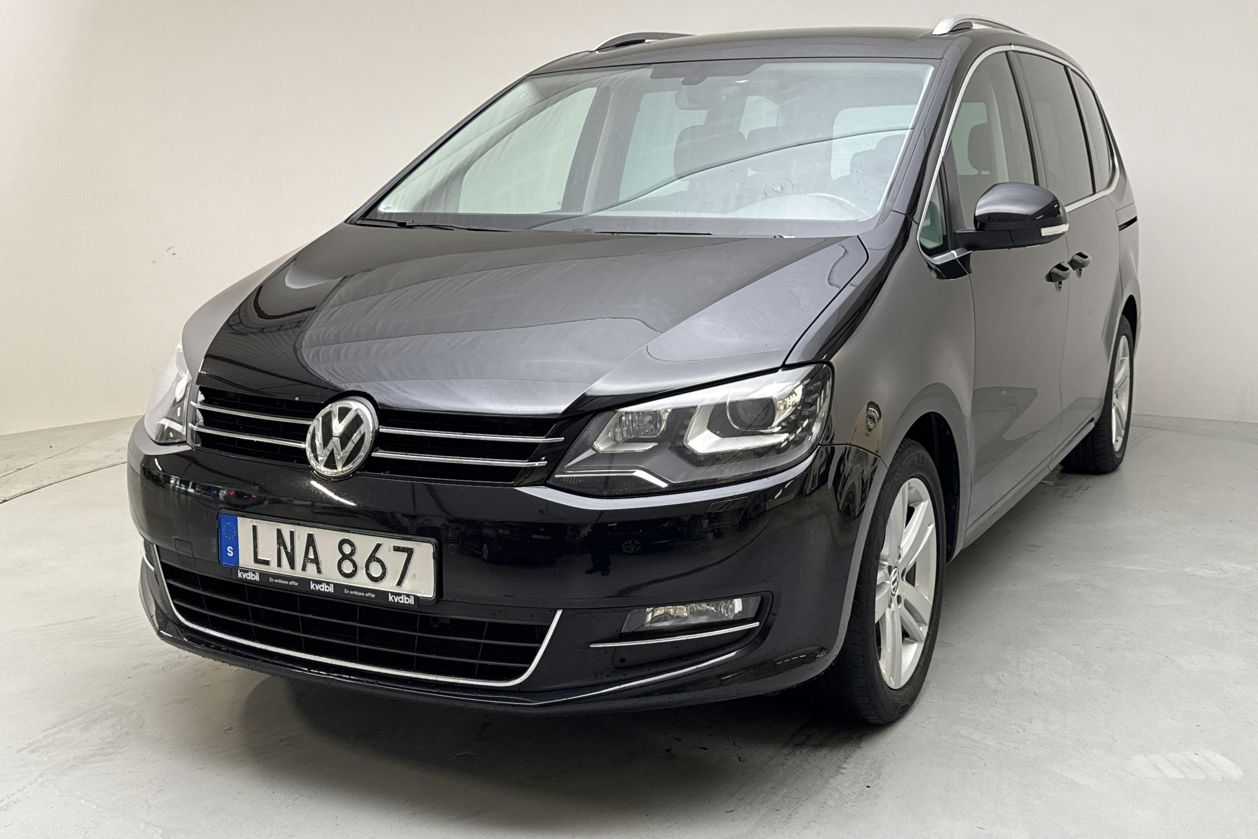 Esitlusfoto 1 aadressil 16: VW Sharan 2.0 TDI 4Motion (184hk) - 181 380 km - Automaatne - must - 2018