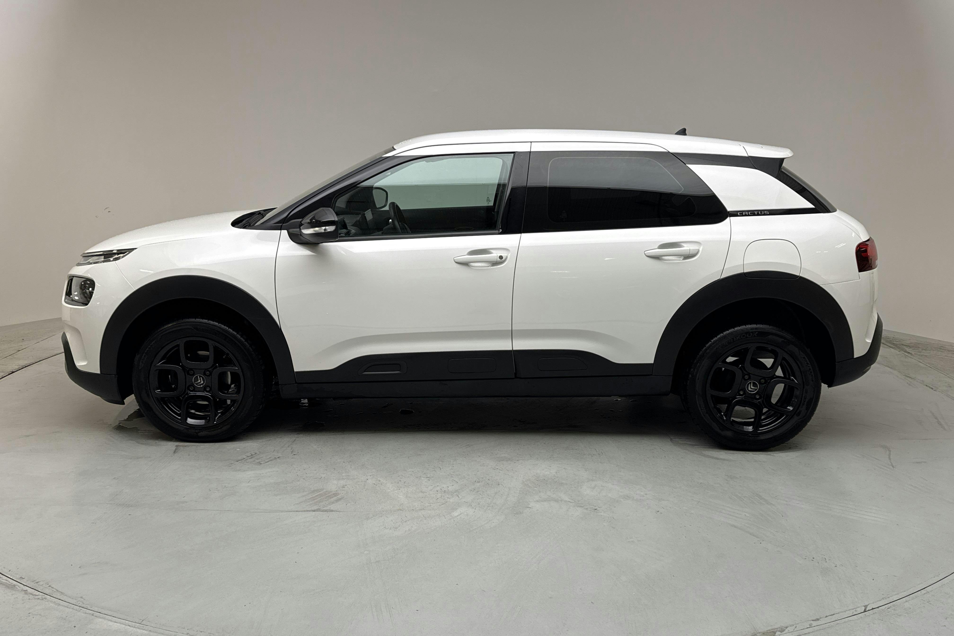 Presentationsfoto 2 av 12: Citroën C4 Cactus PureTech (110hk) - 9 800 mil - Manuell - vit - 2018