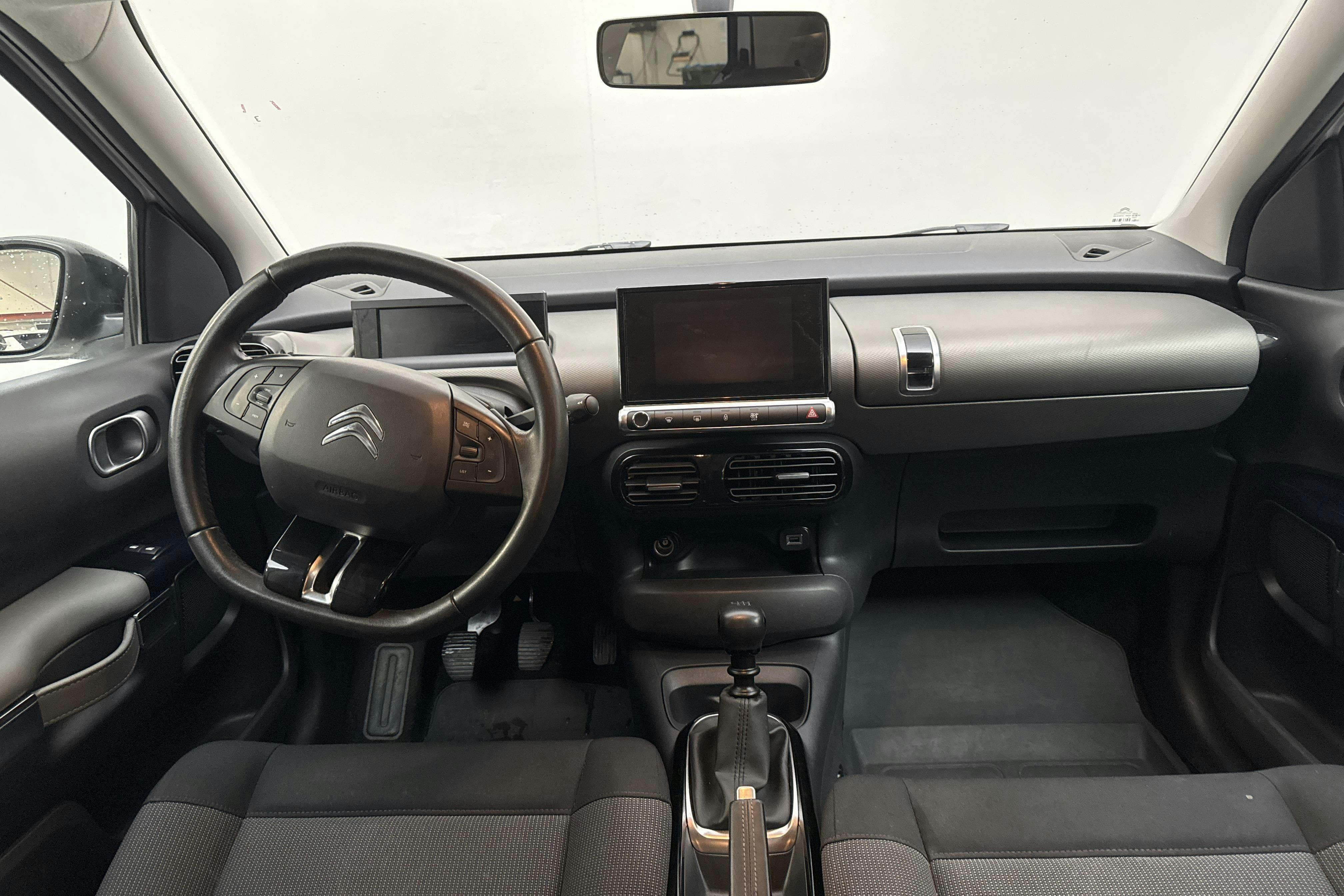 Citroën C4 Cactus PureTech (110hk) - 9 800 mil - Manuell - vit - 2018