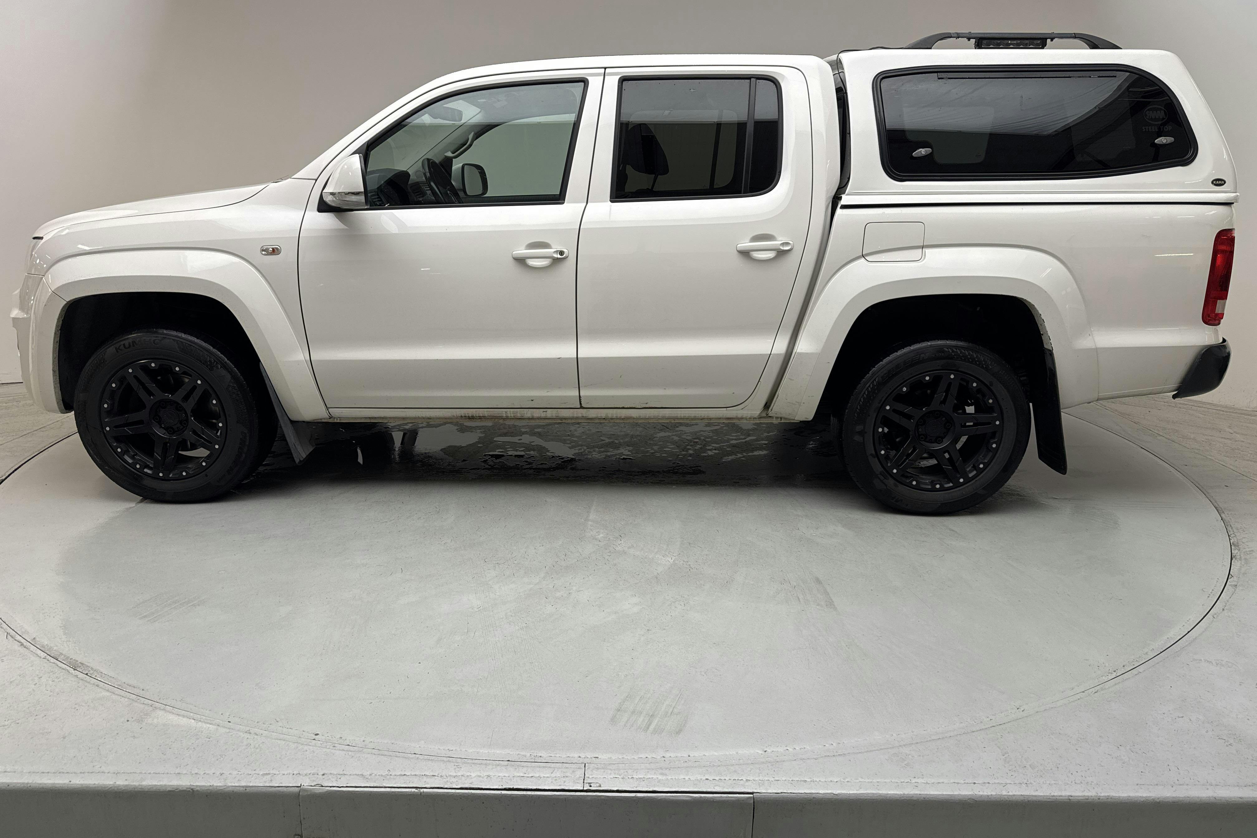 Presentationsfoto 2 av 13: VW Amarok 3.0 TDI 4motion (204hk) - 17 236 mil - Automat - vit - 2020