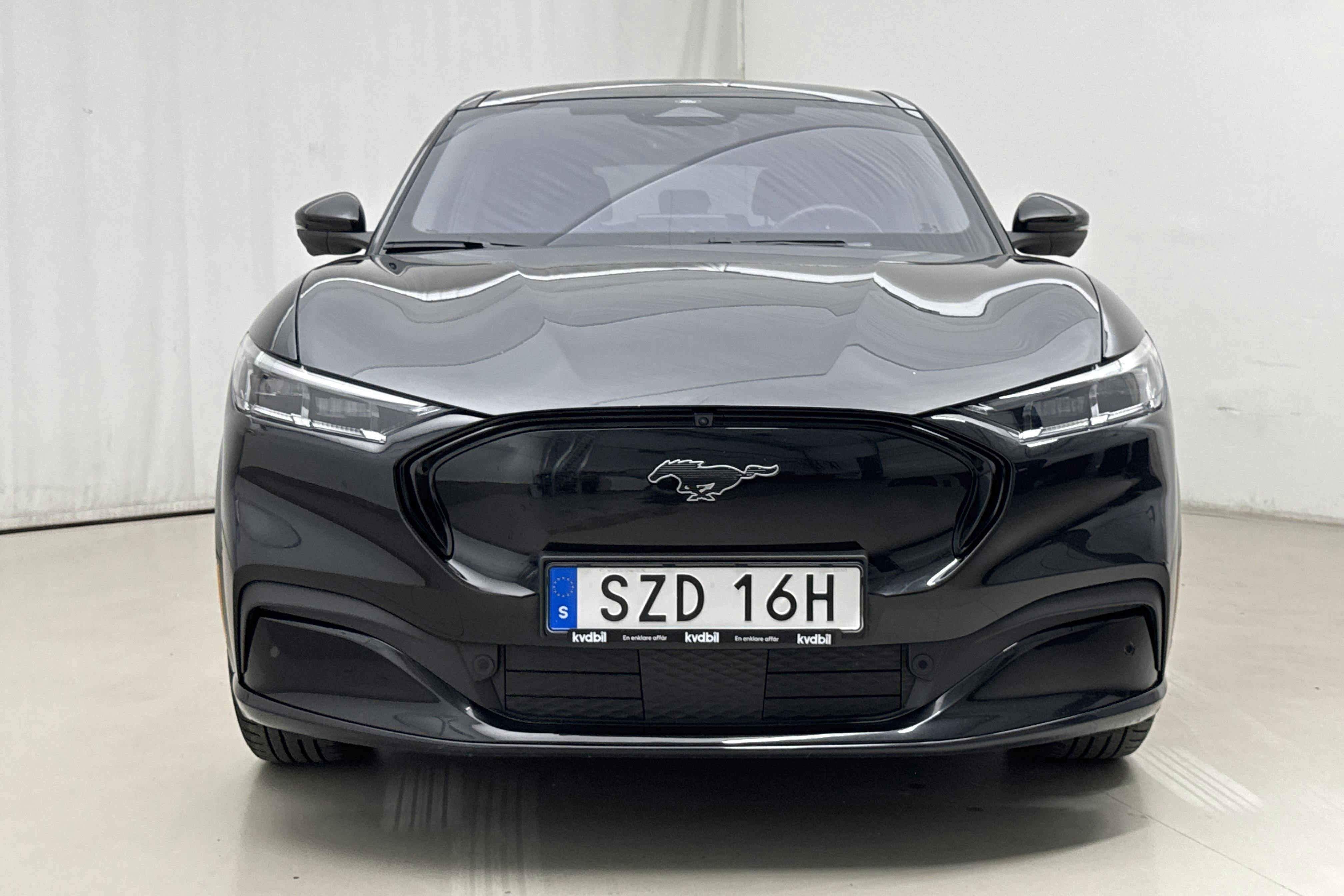 Ford Mustang Mach-E 91 kWh AWD (351hk) - 51 120 km - Automaatne - must - 2022