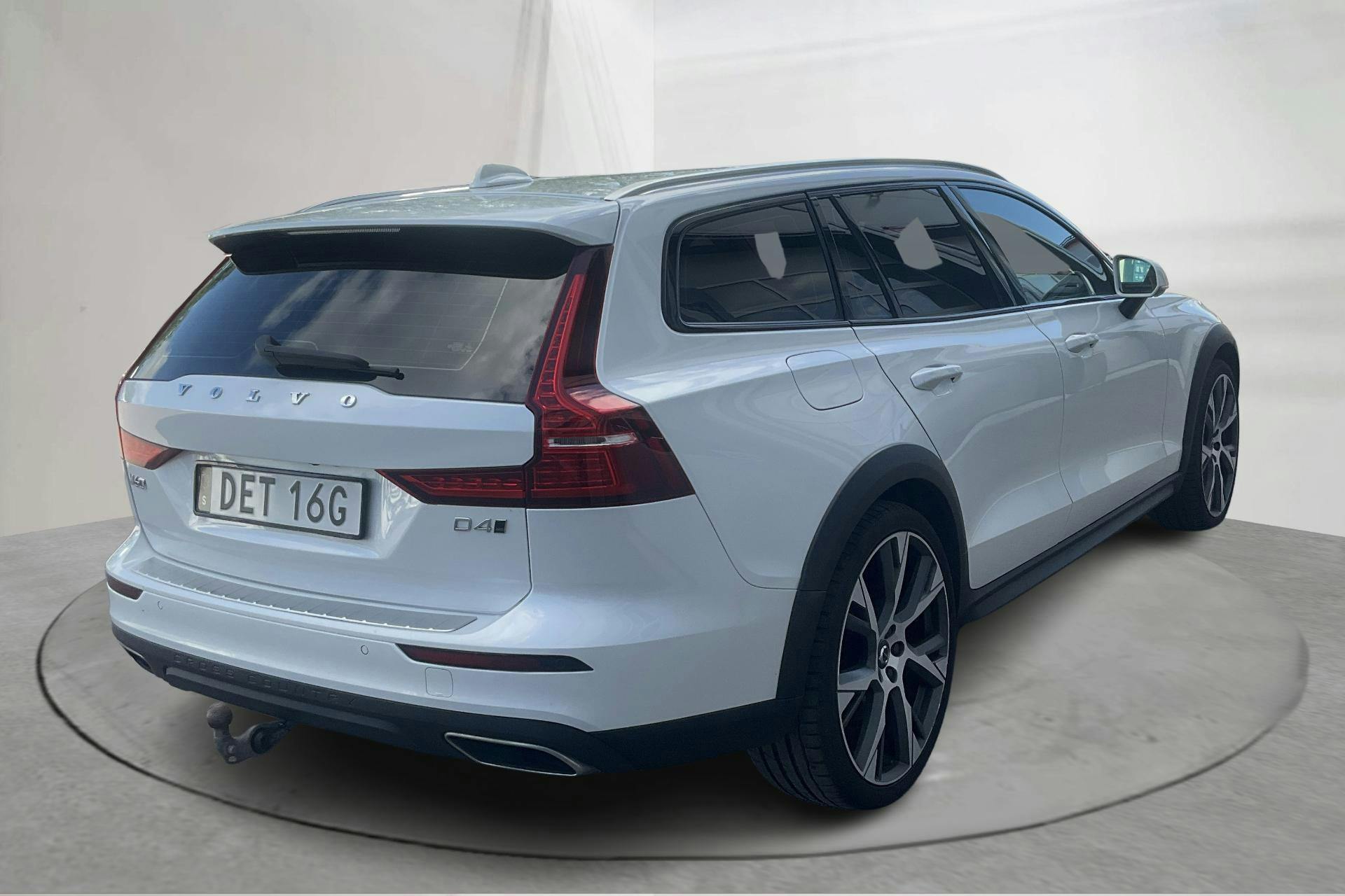 Volvo V60 D4 Cross Country AWD (190hk) - 12 776 mil - Automat - vit - 2020