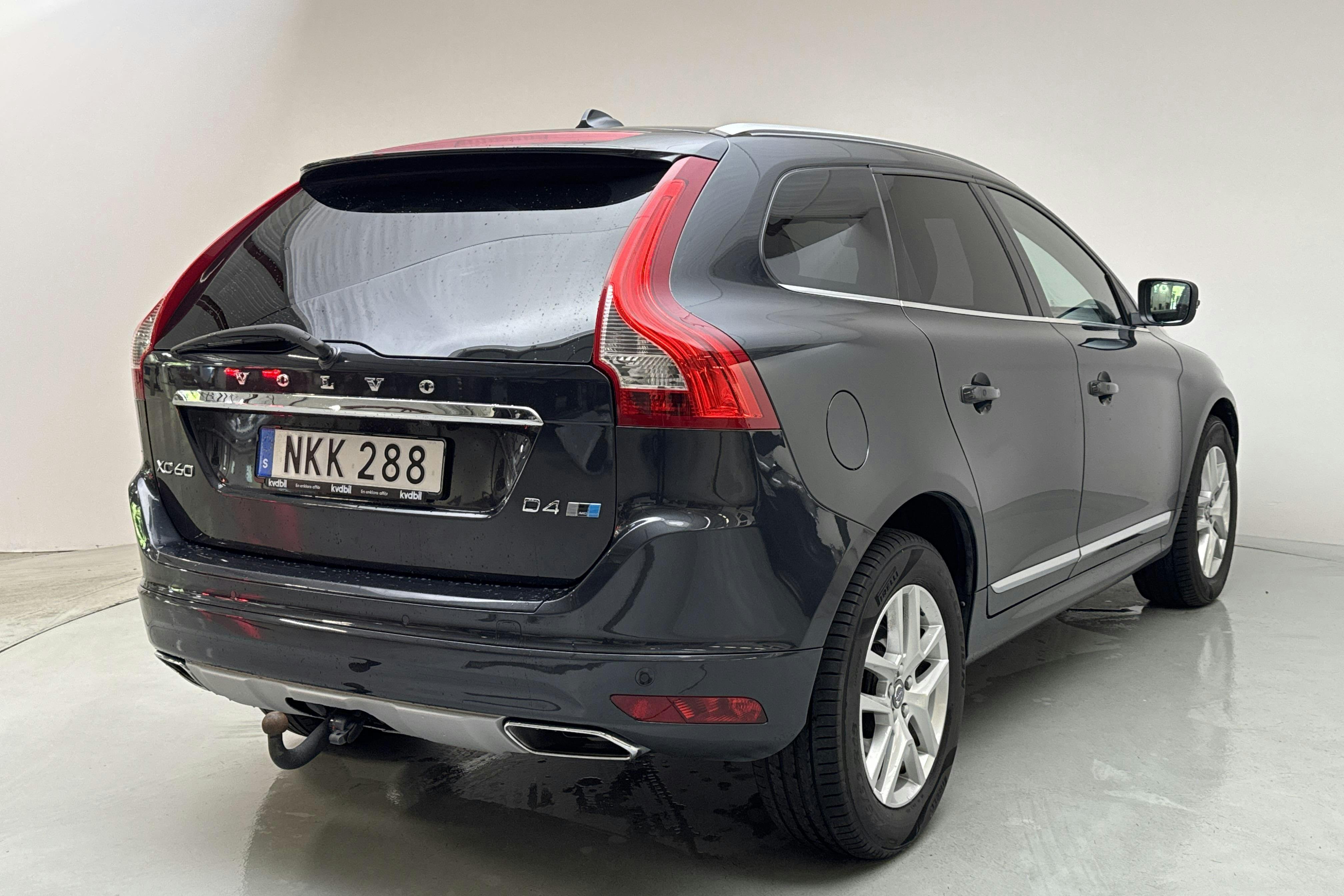 Volvo XC60 D5 AWD (220hk) - 10 951 mil - Automat - grå - 2017