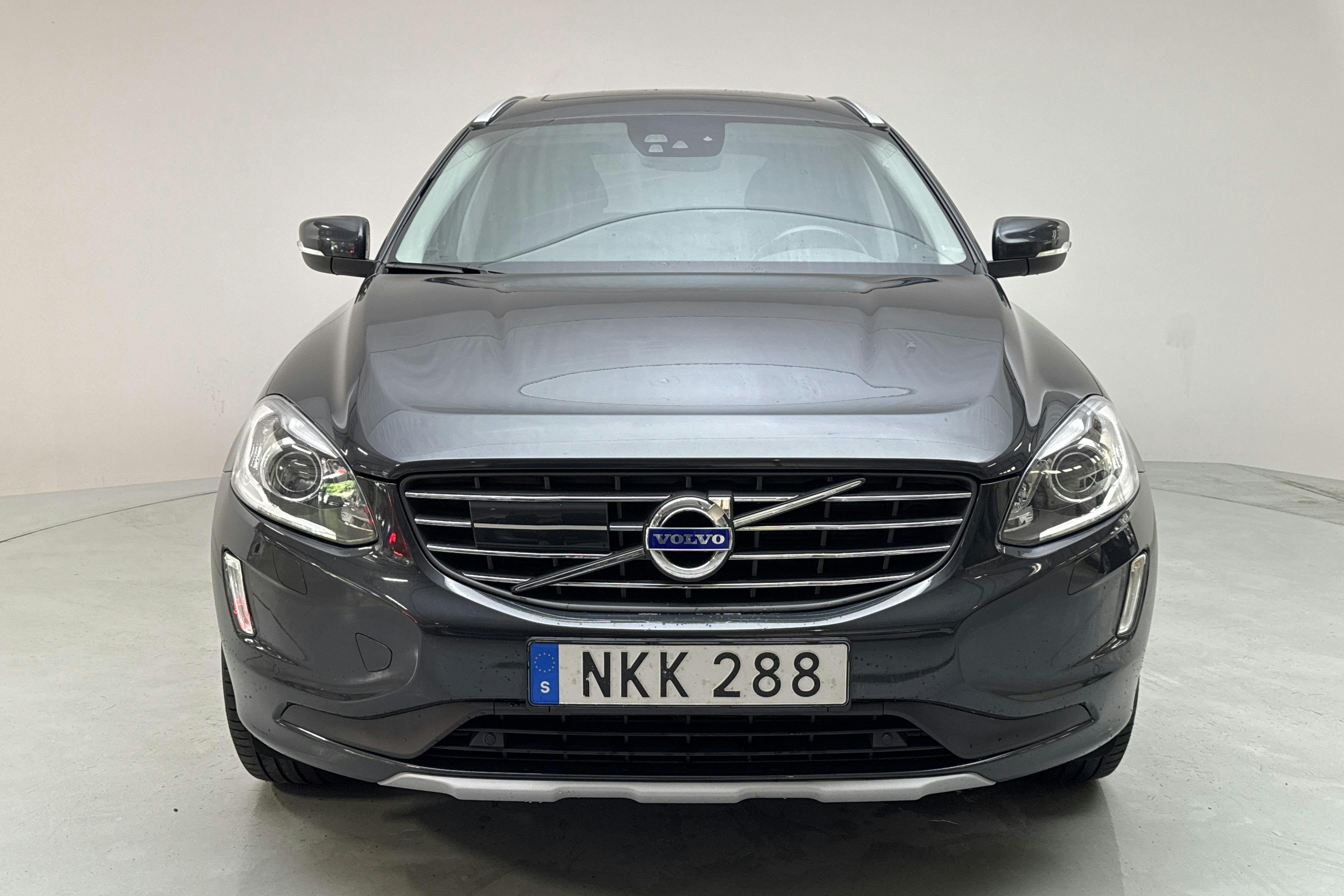 Volvo XC60 D5 AWD (220hk) - 10 951 mil - Automat - grå - 2017