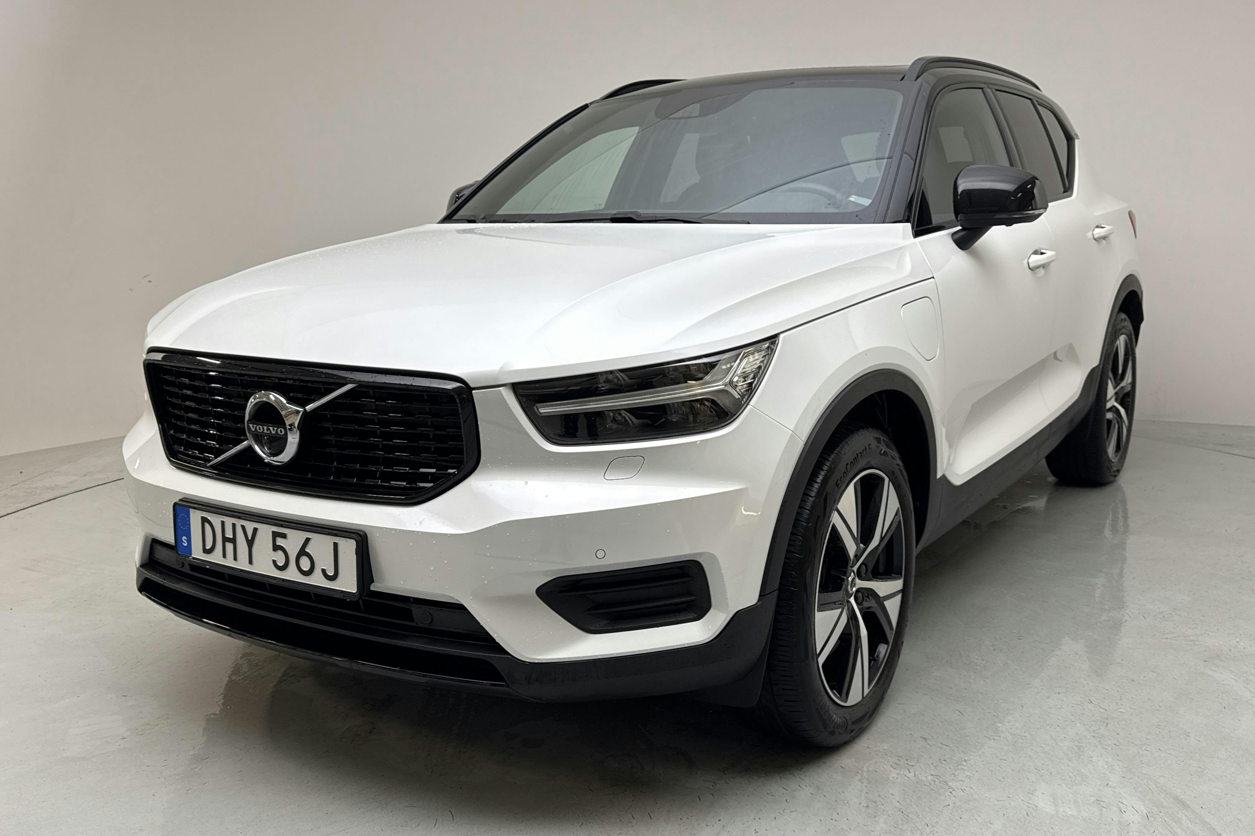 Presentation photo 1 of 21: Volvo XC40 T4 2WD Twin Engine (211hk) - 39 320 km - Automatic - white - 2022
