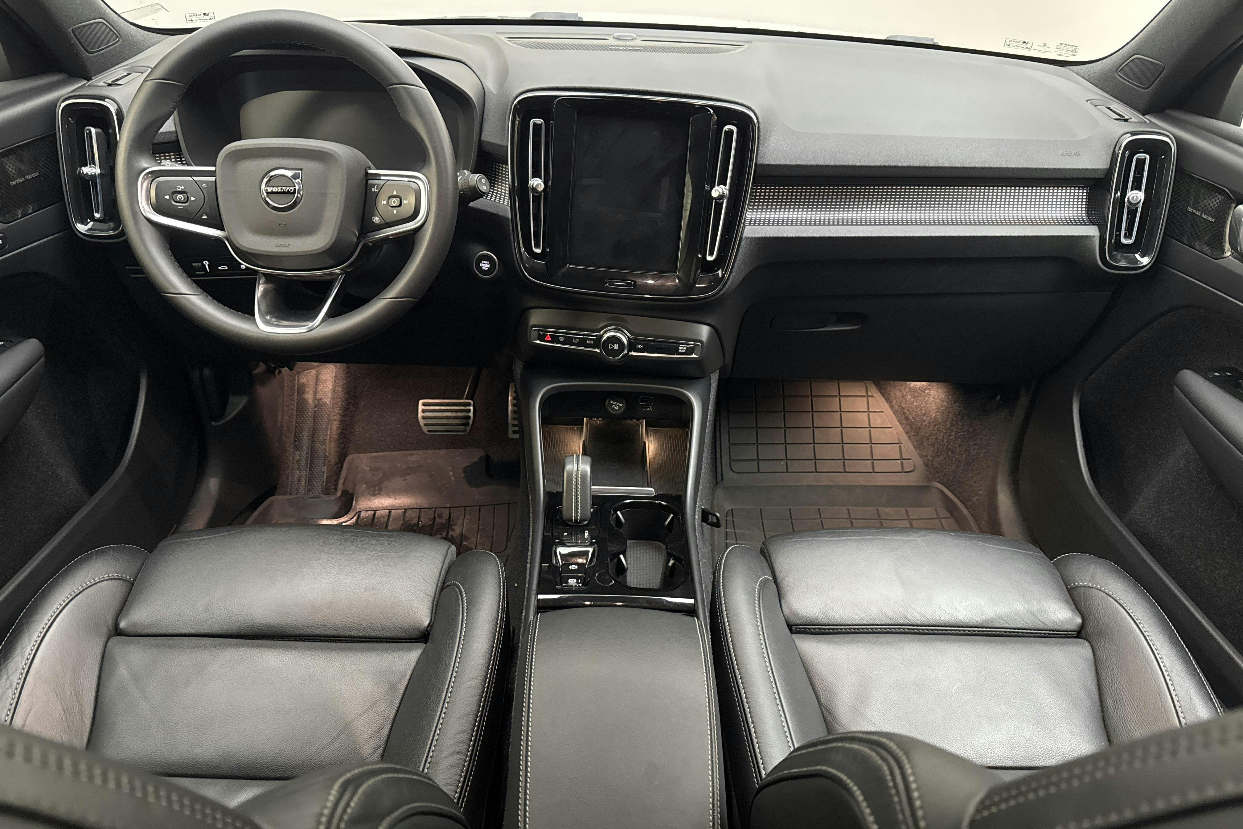 Volvo XC40 T4 2WD Twin Engine (211hk) - 39 320 km - Automatic - white - 2022