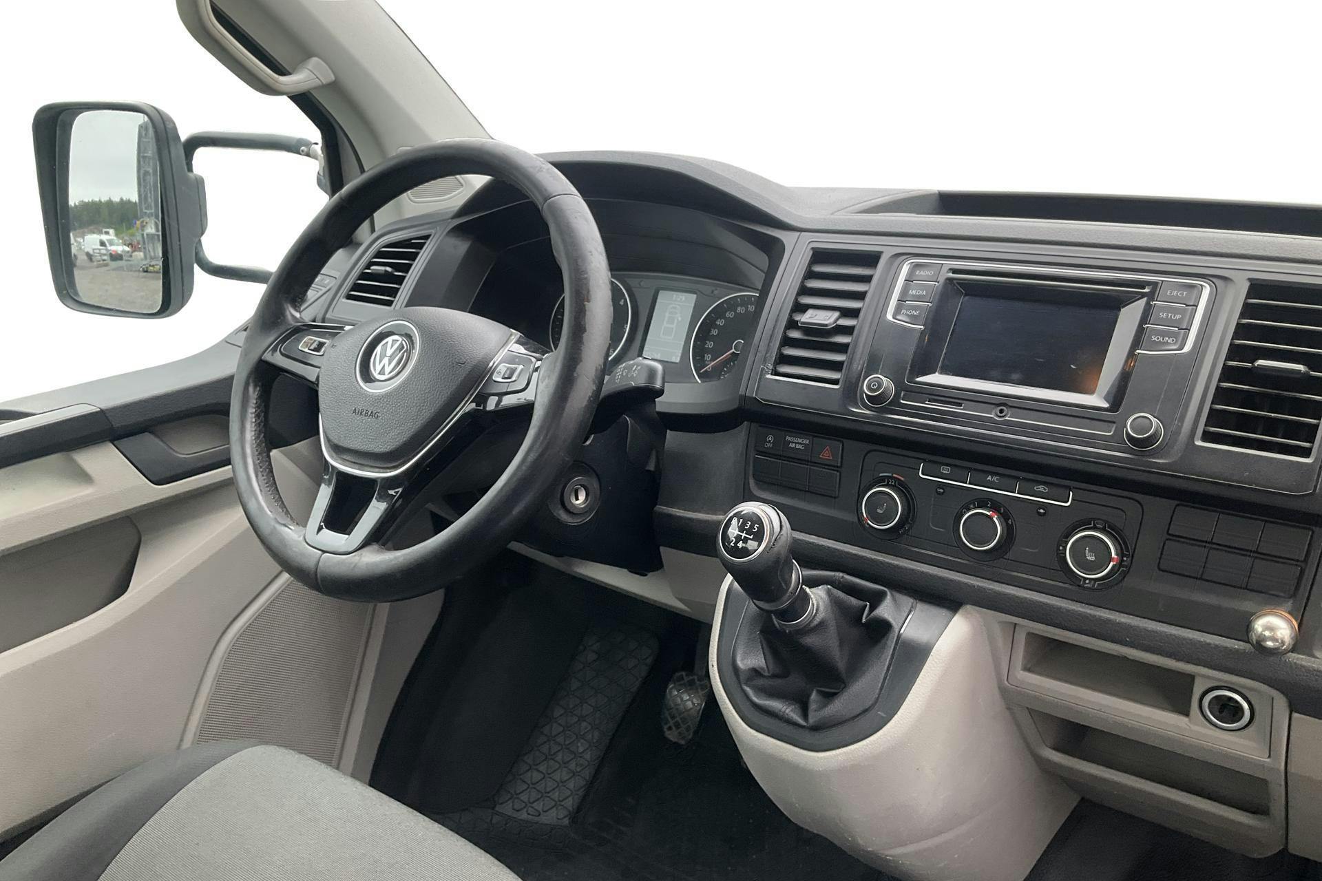 VW Transporter T6 2.0 TDI BMT (102hk) - 18 525 mil - Manuell - vit - 2016