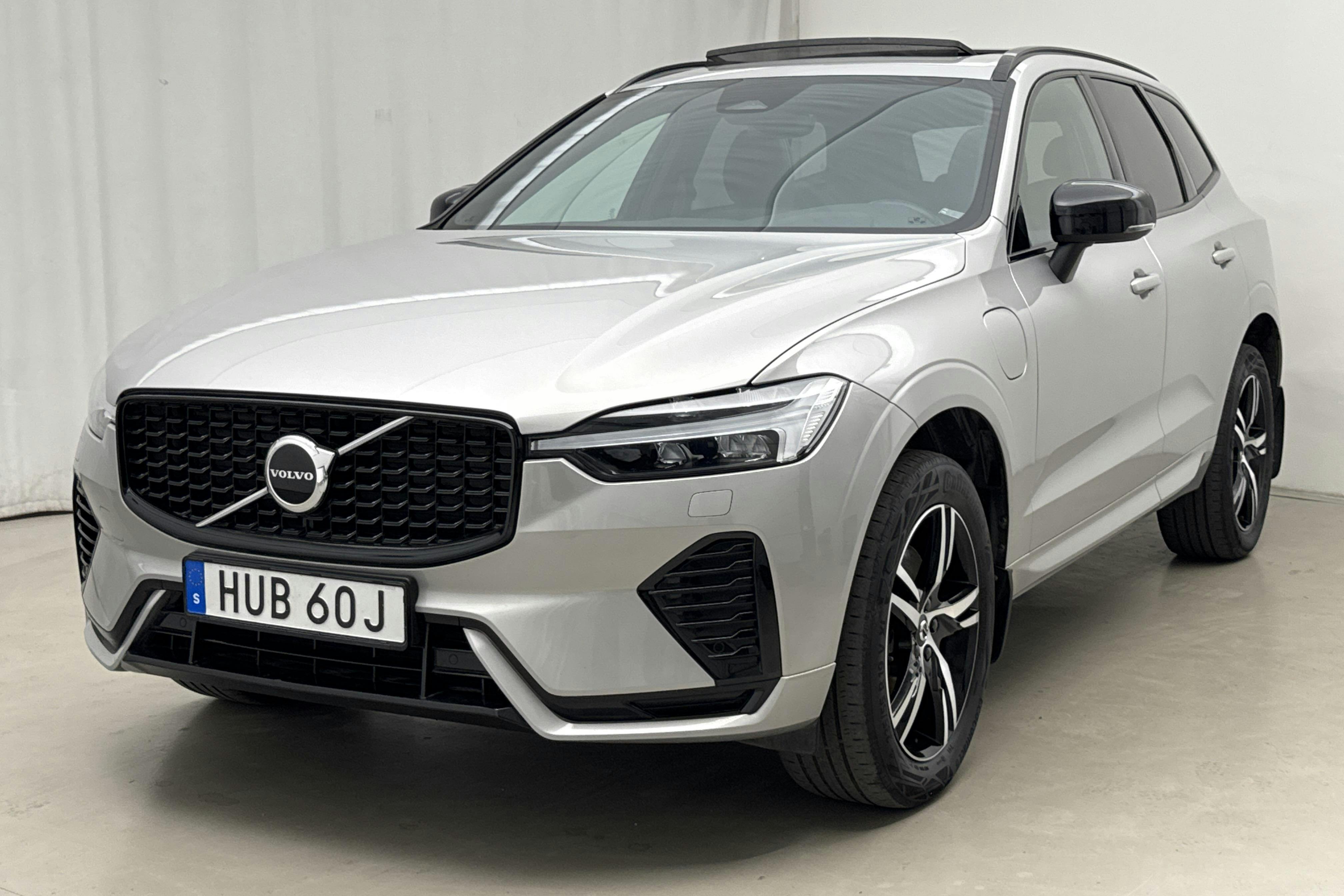 Volvo XC60 T6 AWD Recharge (350hk) - 113 940 km - Automaatne - hõbe - 2022