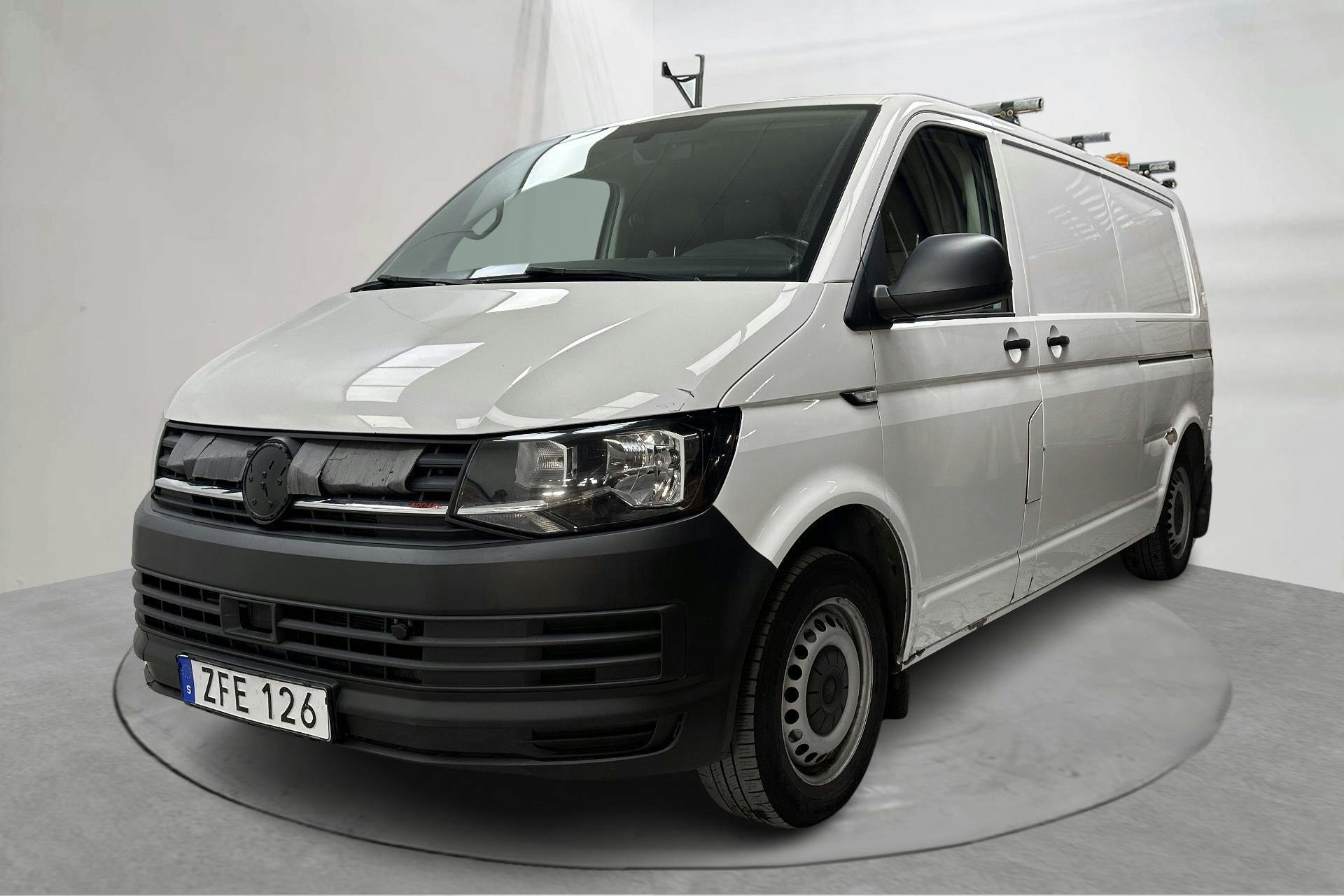 Presentationsfoto 1 av 16: VW Transporter T6 2.0 TDI BMT Skåp 4MOTION (150hk) - 12 727 mil - Manuell - vit - 2018