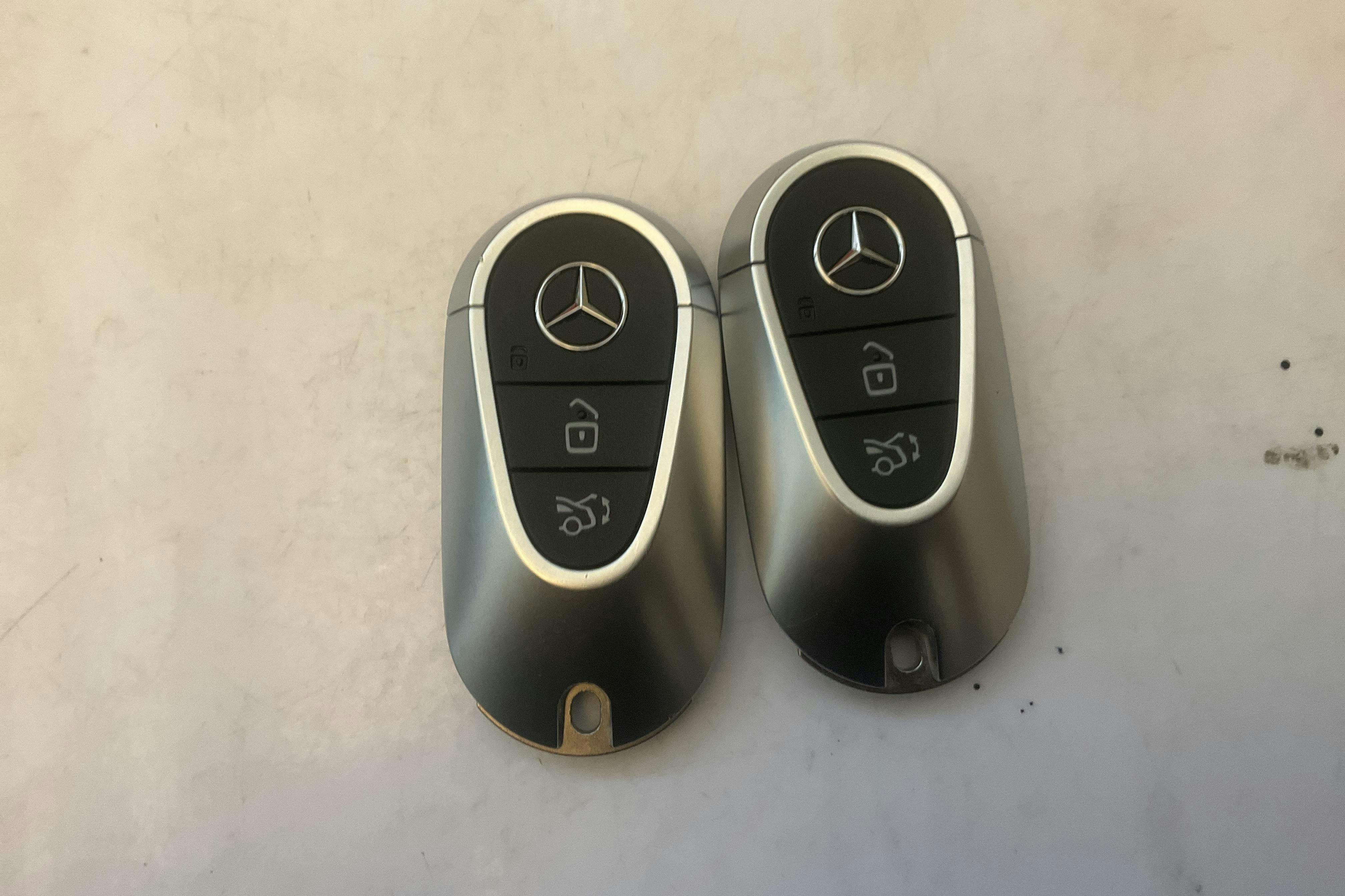 Presentationsfoto 17 av 17: Mercedes EQE 350 4Matic V295 (292hk) - 5 234 mil - Automat - svart - 2023