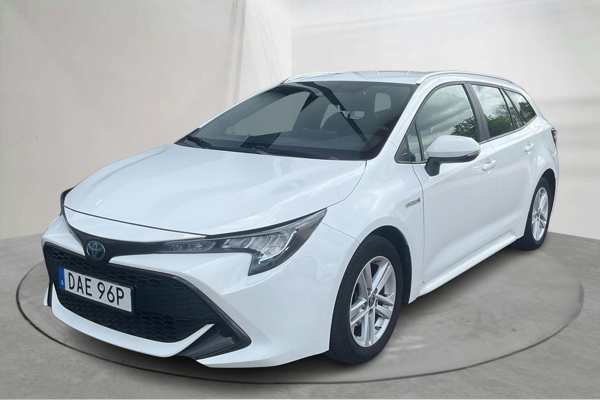 Toyota Corolla 1.8 Hybrid Touring Sports (122hk) - 6 808 mil - Automat - vit - 2021