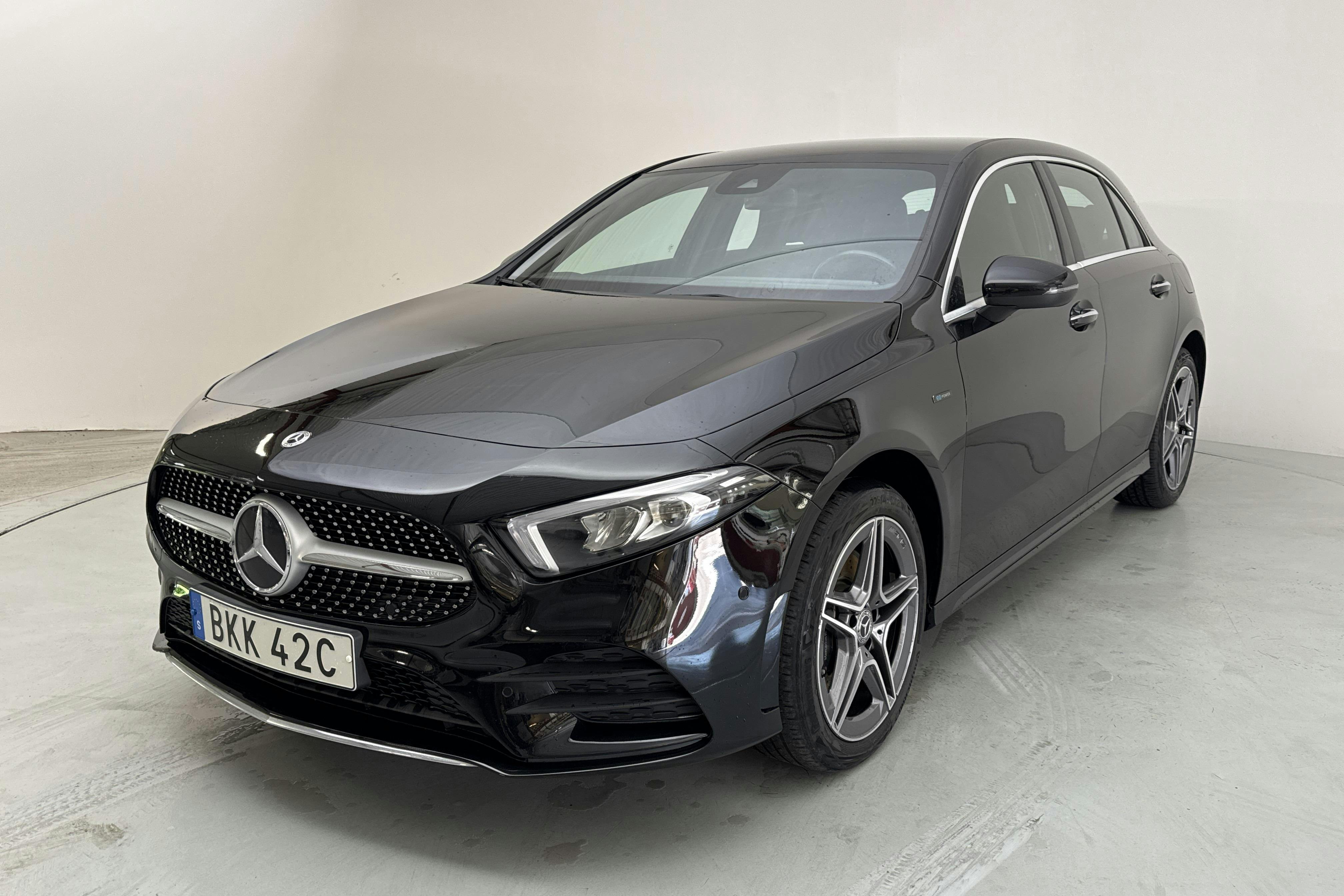 Mercedes A 250 e 5dr W177 (218hk) - 89 580 km - Automatic - black - 2021