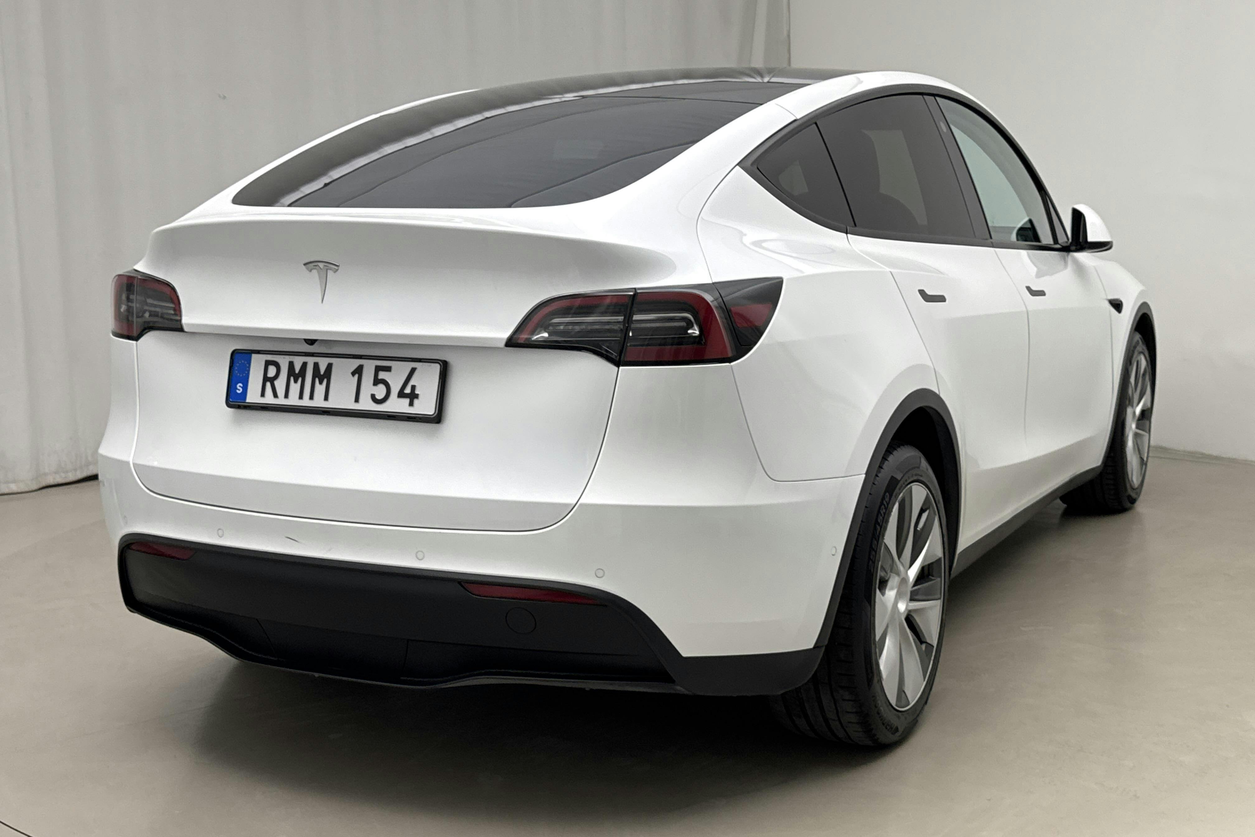 Tesla Model Y Long Range Dual Motor AWD - 28 913 mil - Automat - vit - 2021