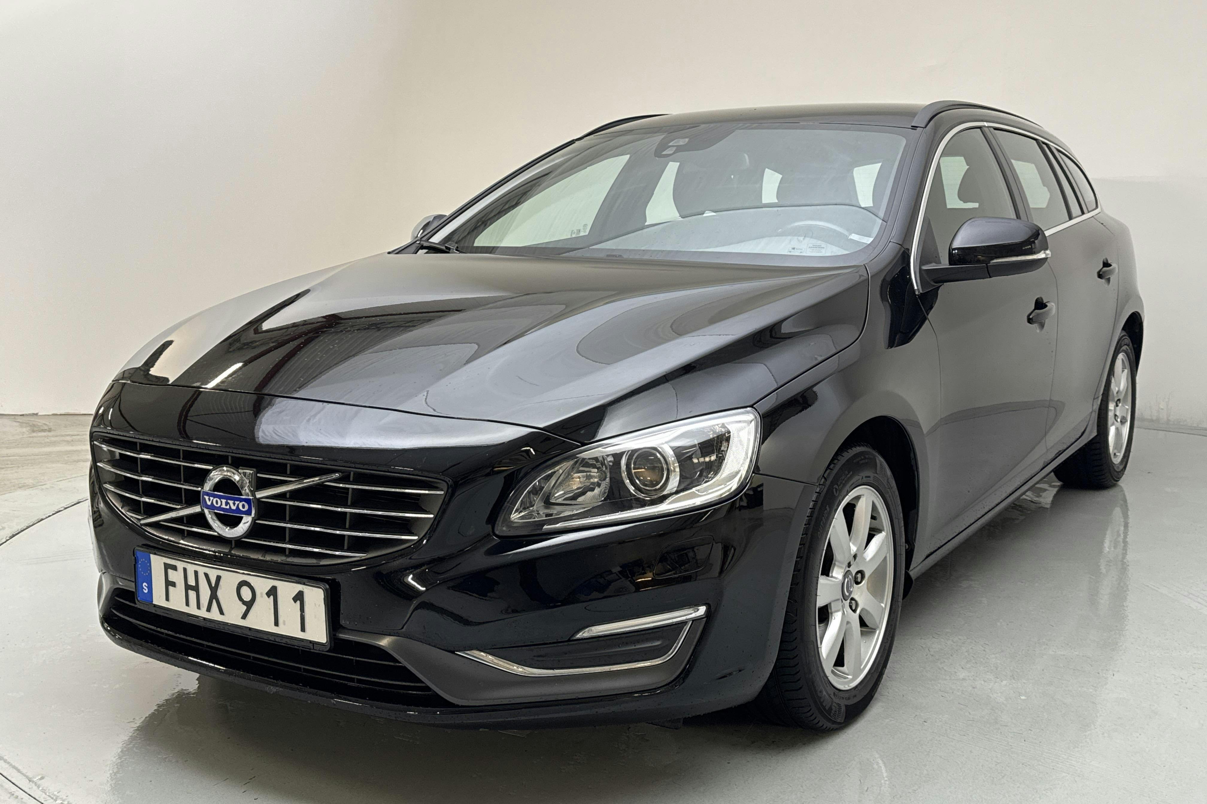 Volvo V60 D4 (181hk) - 115 380 km - Automatic - black - 2014