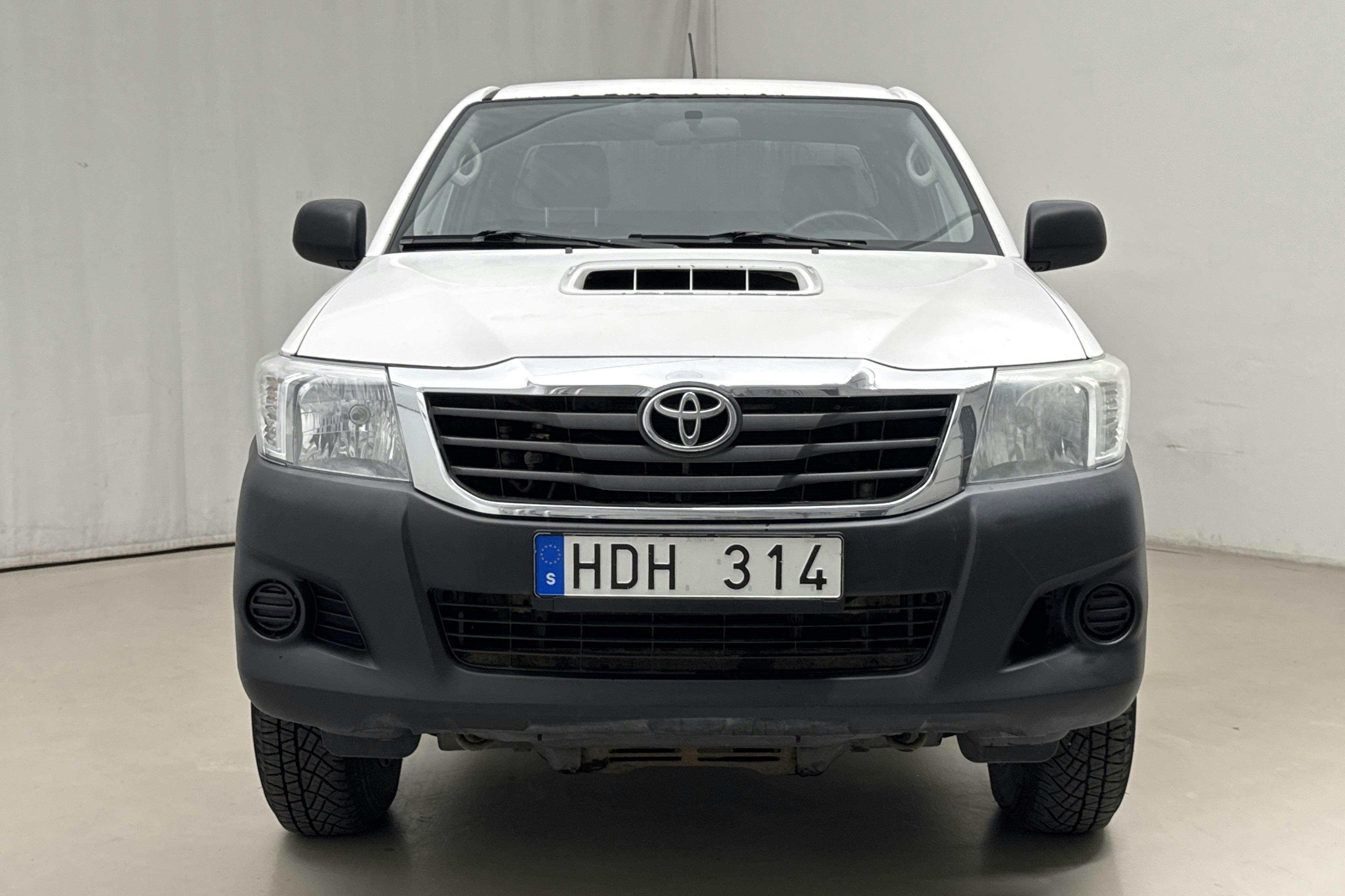 Toyota Hilux 2.5 D-4D 4WD (144hk) - 275 920 km - Manuaalinen - valkoinen - 2012