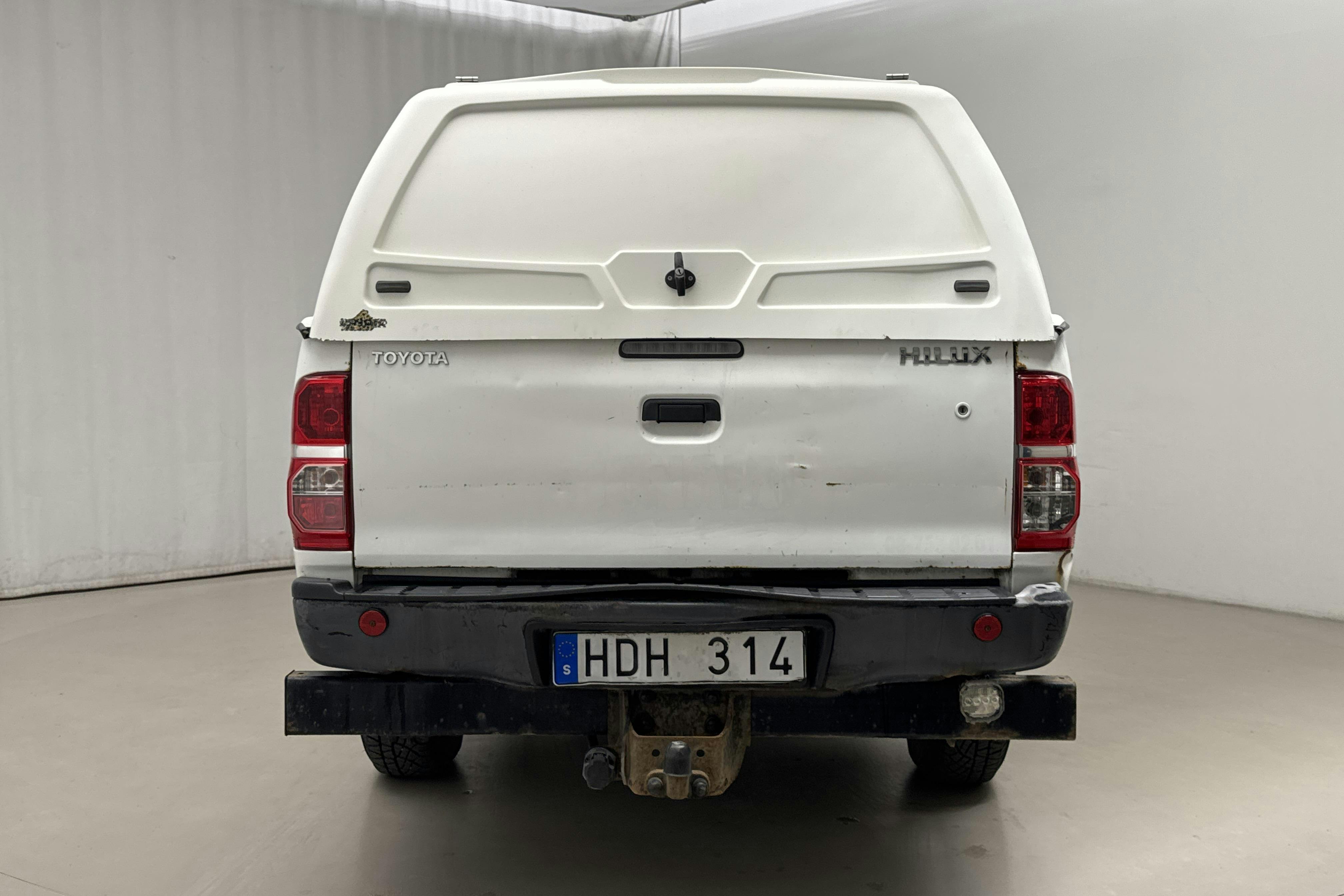 Toyota Hilux 2.5 D-4D 4WD (144hk) - 275 920 km - Manuaalinen - valkoinen - 2012