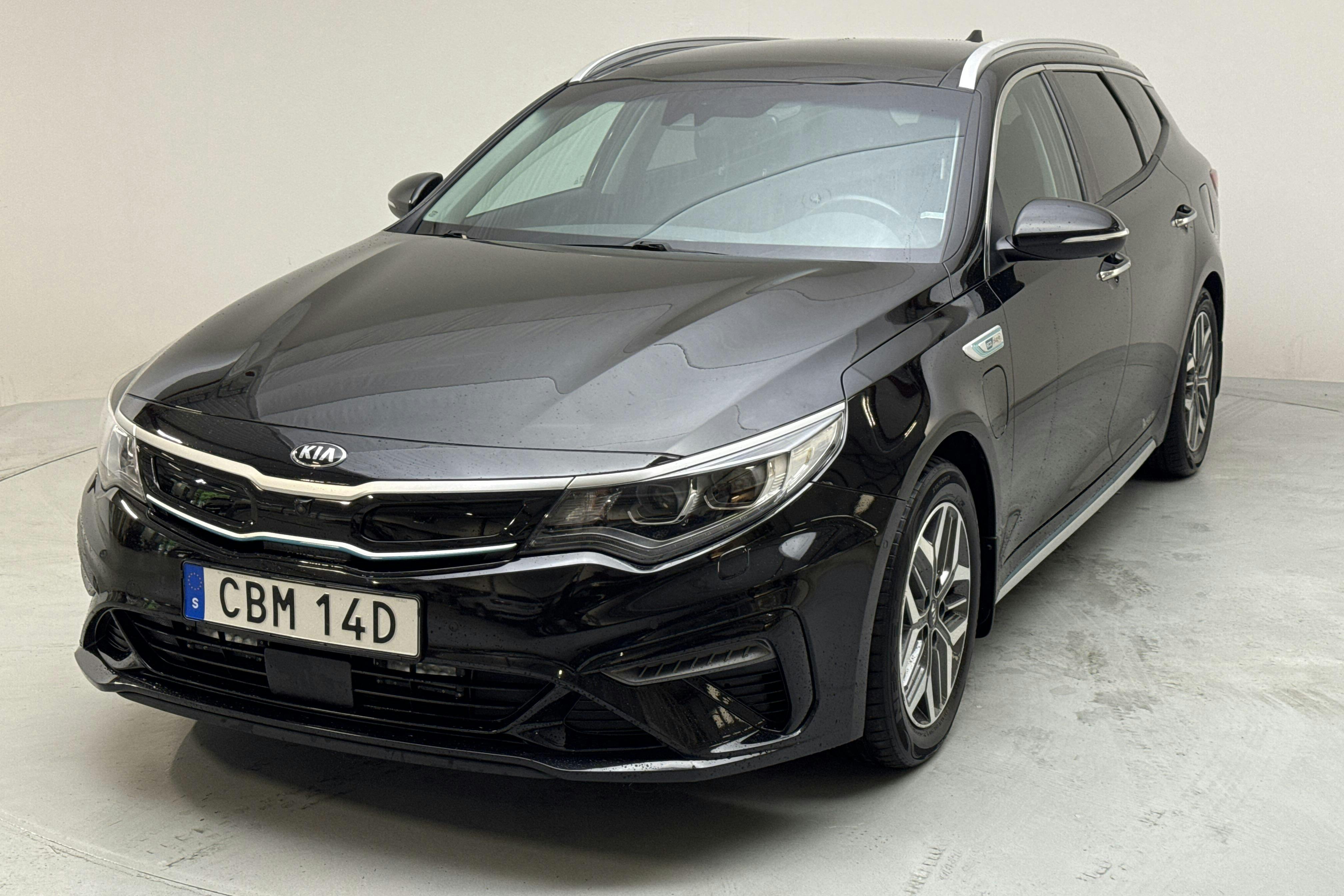 Presentation photo 1 of 17: KIA Optima 2.0 GDi Plug-in Hybrid SW (205hk) - 106 750 km - Automatic - black - 2020