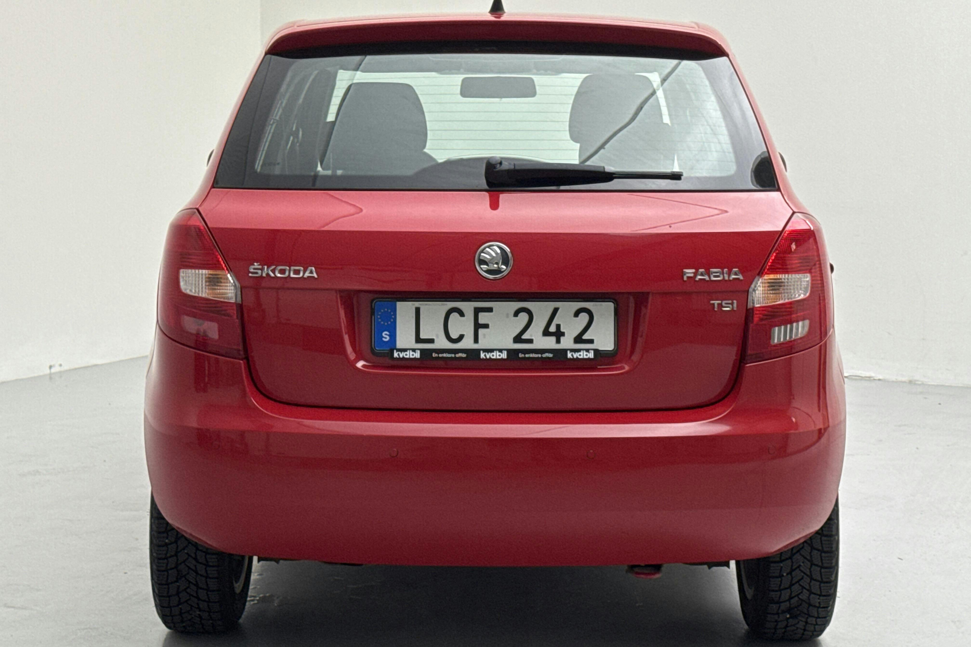 Skoda Fabia 1.2 TSI (86hk) - 9 709 mil - Manuell - röd - 2013