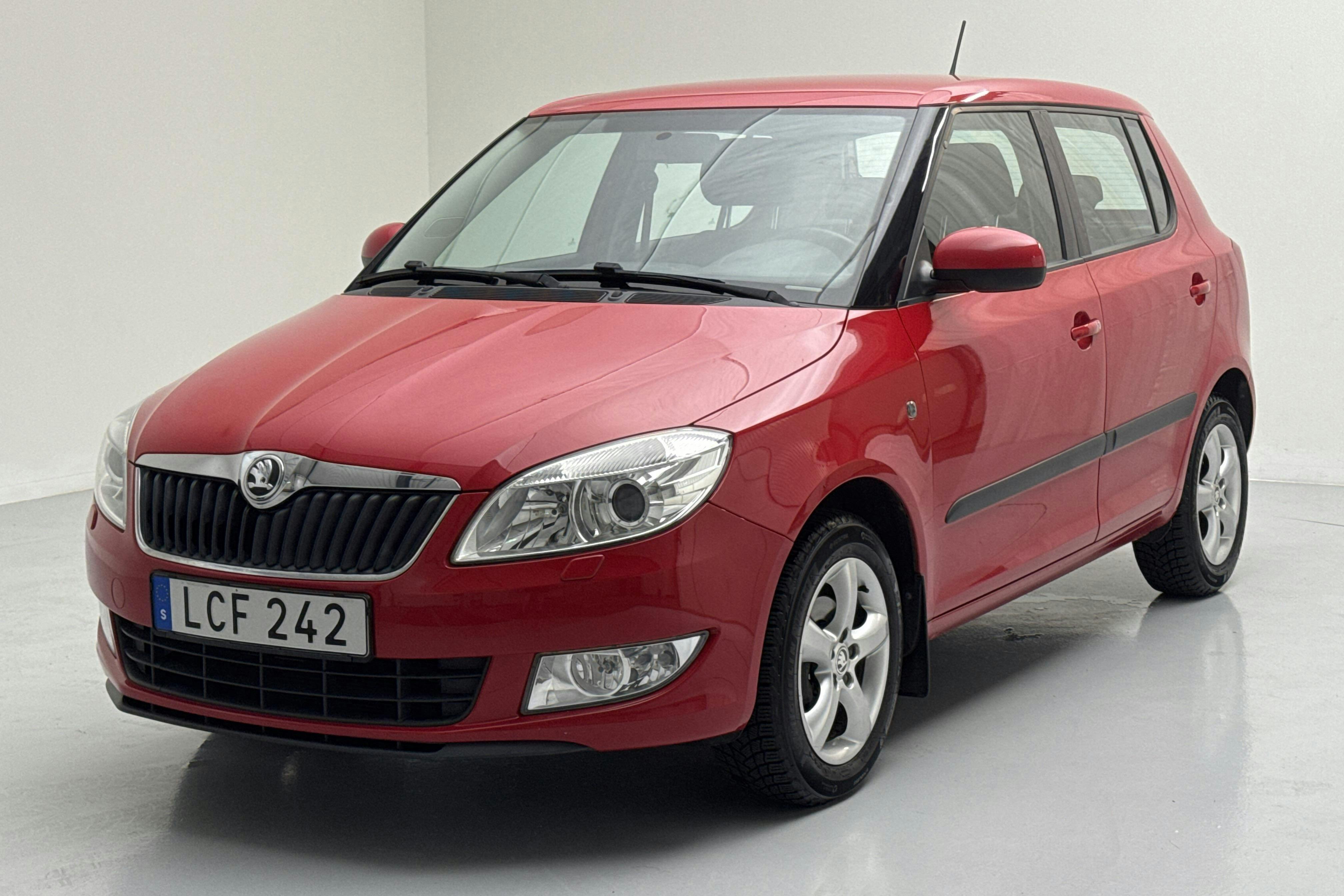 Skoda Fabia 1.2 TSI (86hk) - 9 709 mil - Manuell - röd - 2013