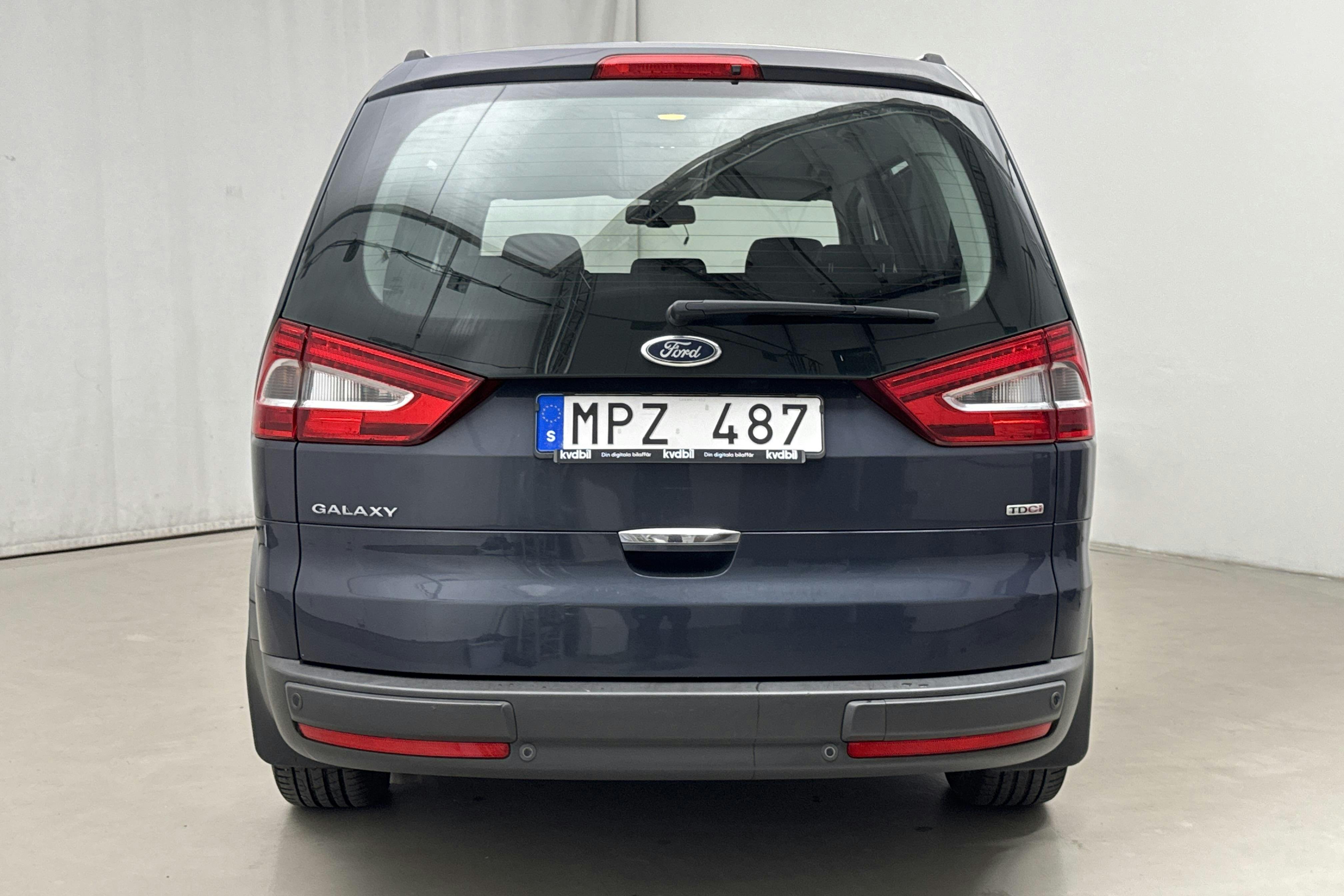 Ford Galaxy 2.0 Duratorq TDCi (163hk) - 14 527 mil - Automat - grå - 2011