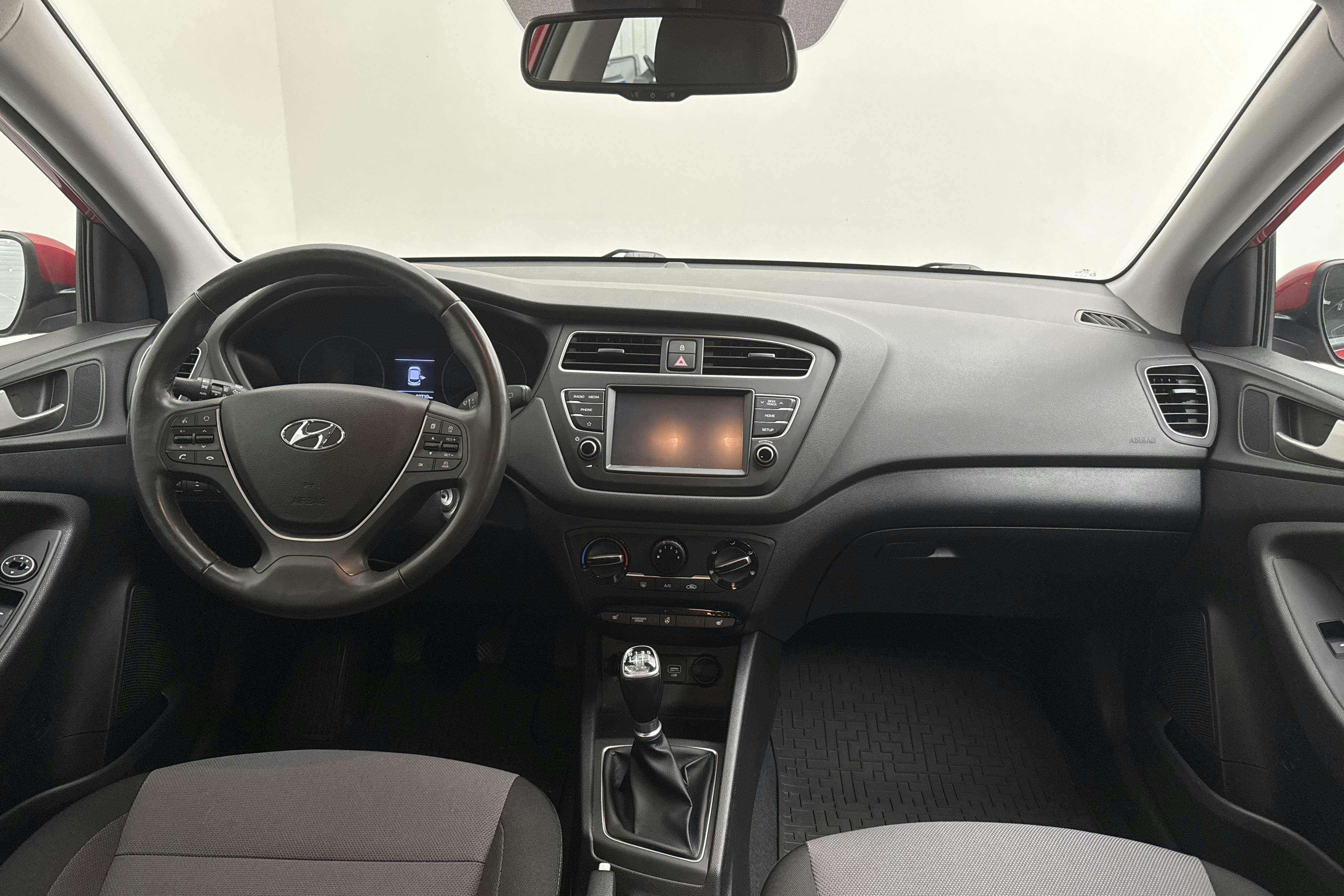 Hyundai i20 1.0 T-GDi (100hk) - 8 270 mil - Manuell - röd - 2019