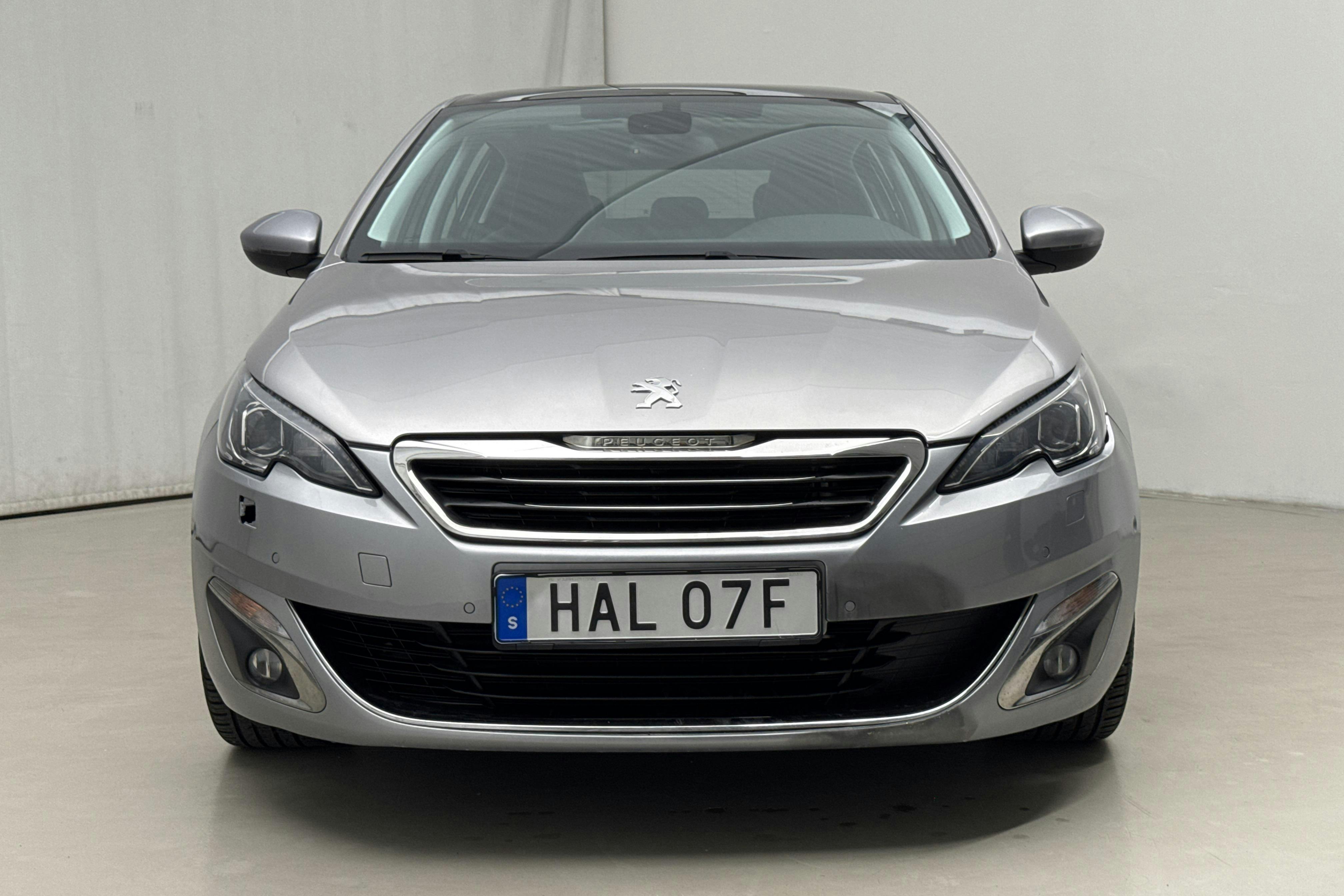 Peugeot 308 1.6 e-HDi (115hk) - 9 379 mil - Manuell - grå - 2014