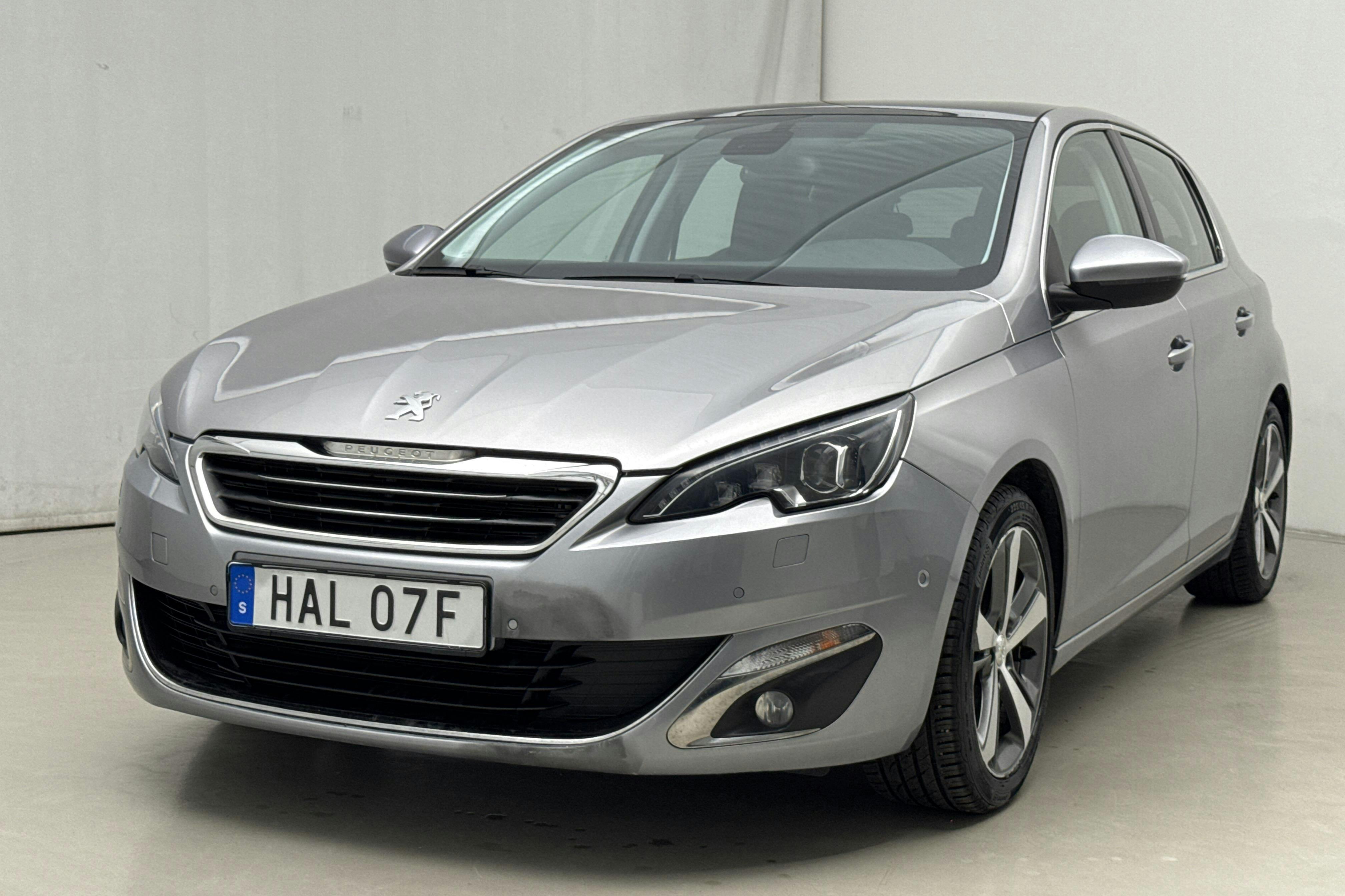Peugeot 308 1.6 e-HDi (115hk) - 9 379 mil - Manuell - grå - 2014