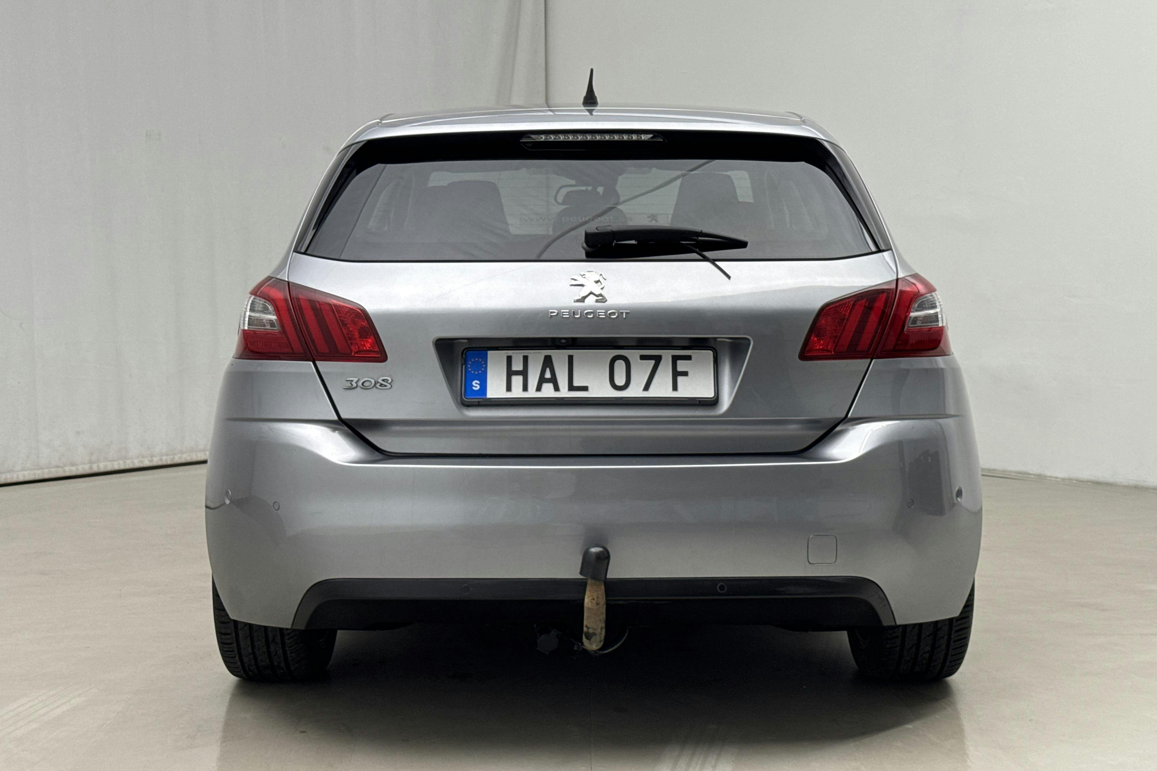 Peugeot 308 1.6 e-HDi (115hk) - 9 379 mil - Manuell - grå - 2014