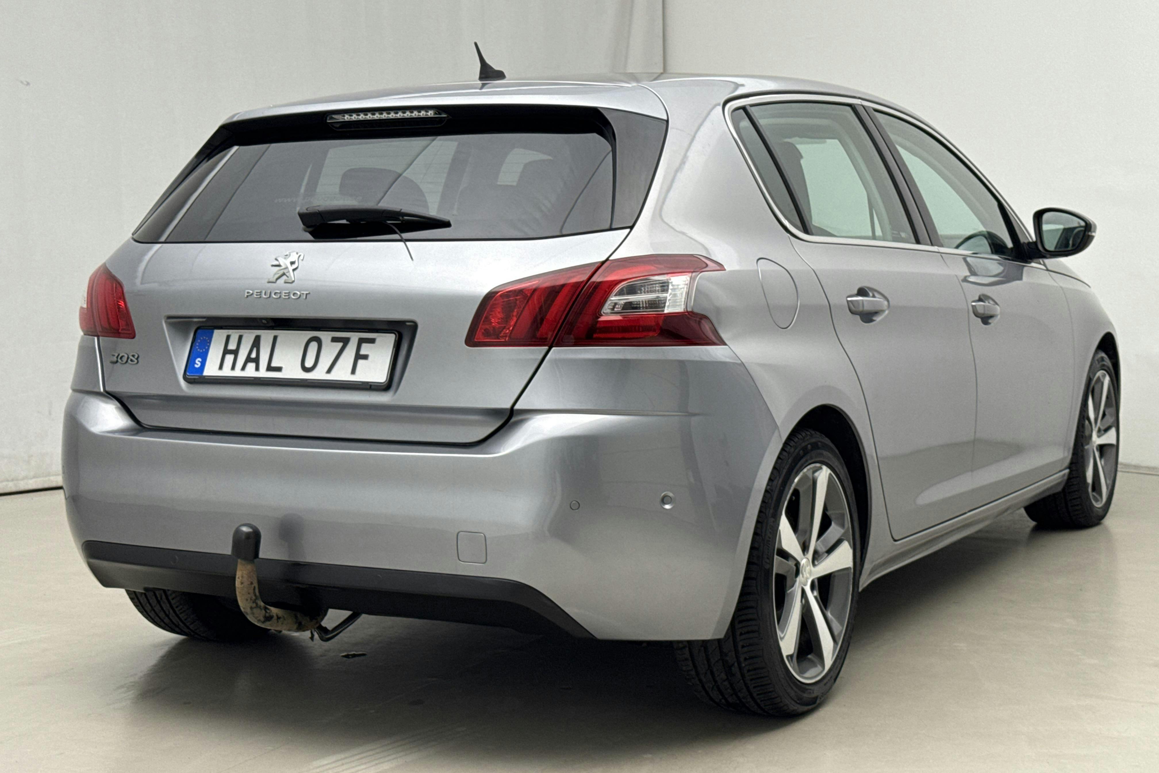 Peugeot 308 1.6 e-HDi (115hk) - 9 379 mil - Manuell - grå - 2014