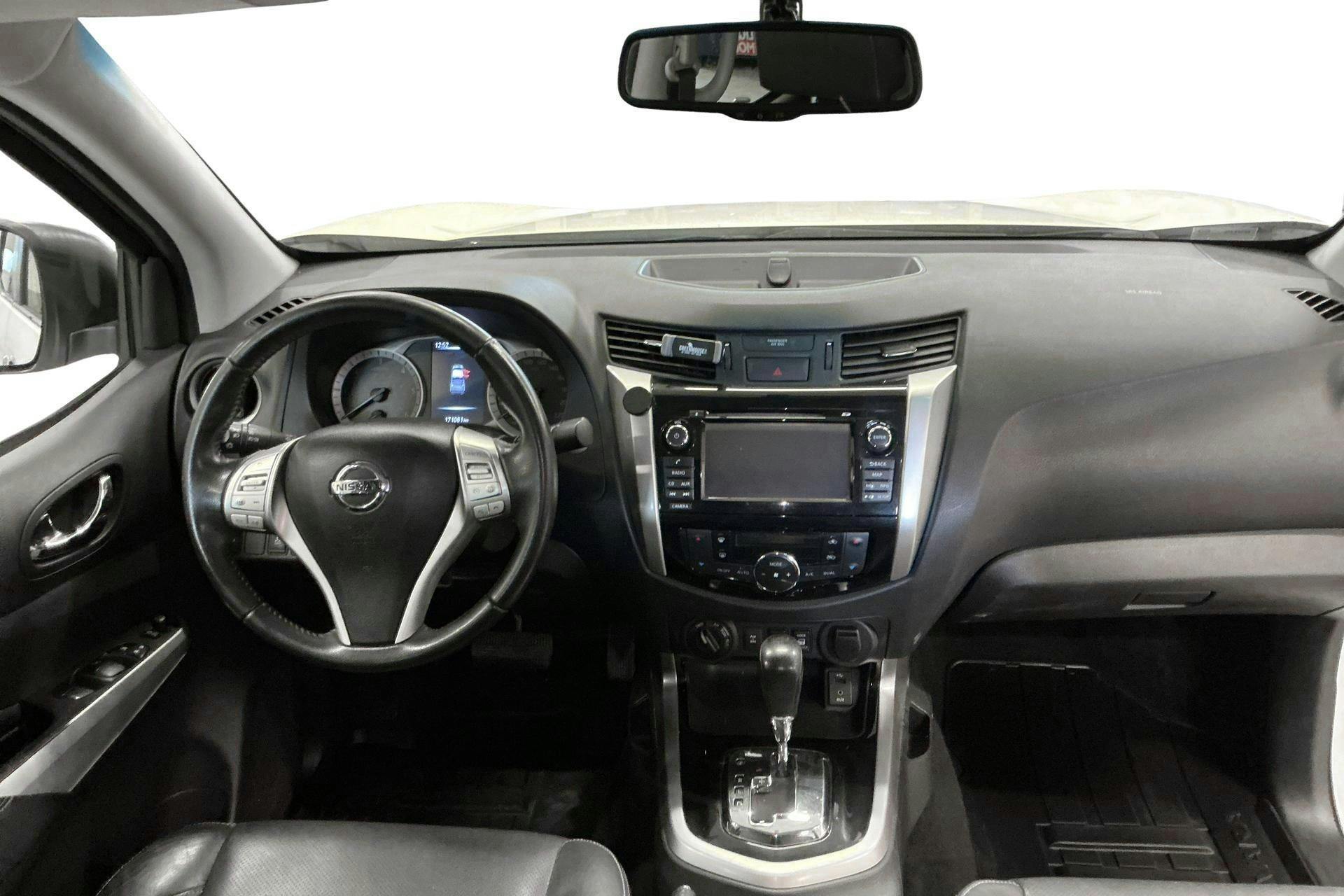 Nissan Navara 2.3 dCi 4x4 (190hk) - 17 108 mil - Automat - vit - 2017