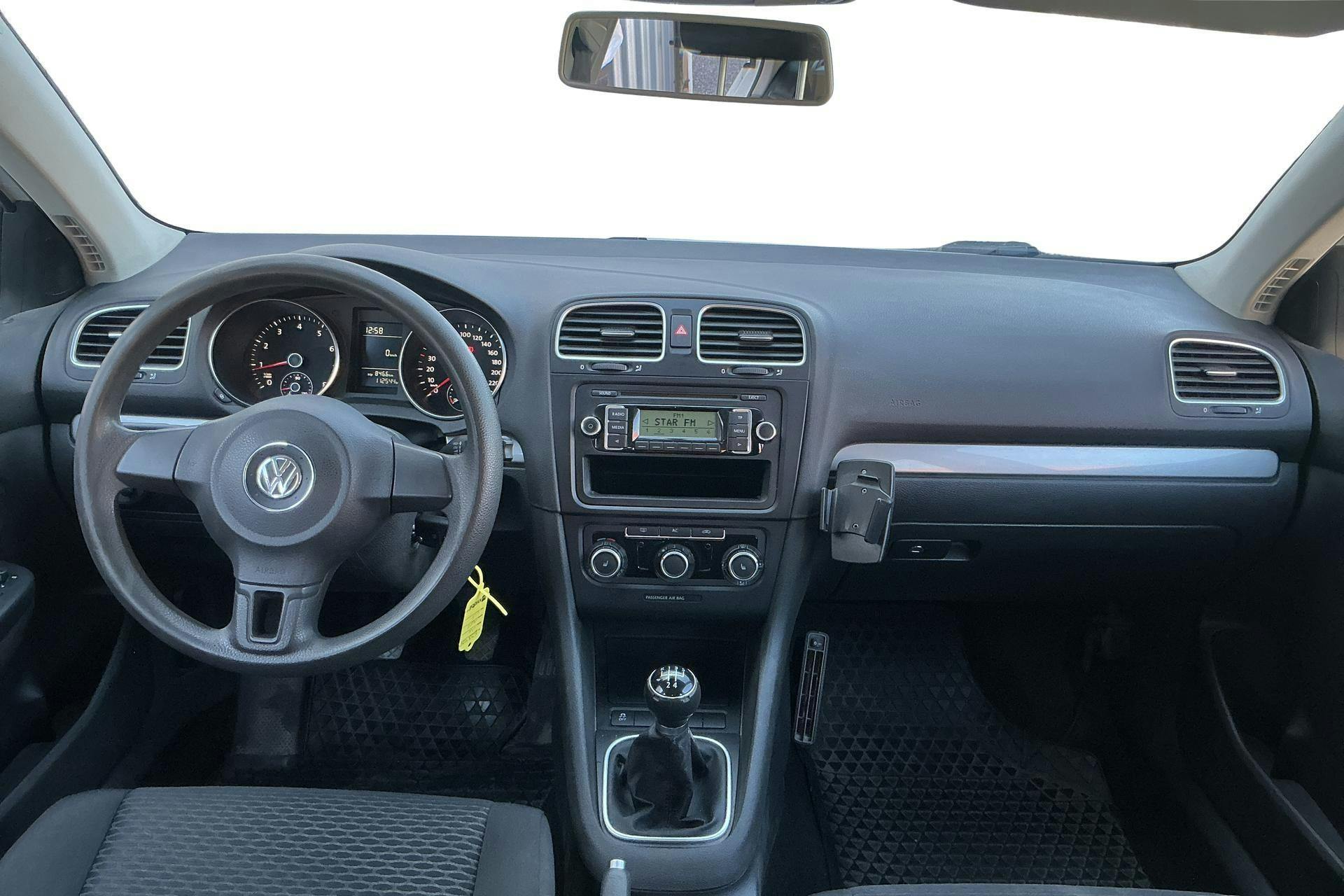VW Golf VI 1.6 MultiFuel E85 Variant (102hk) - 11 255 mil - Manuell - vit - 2011