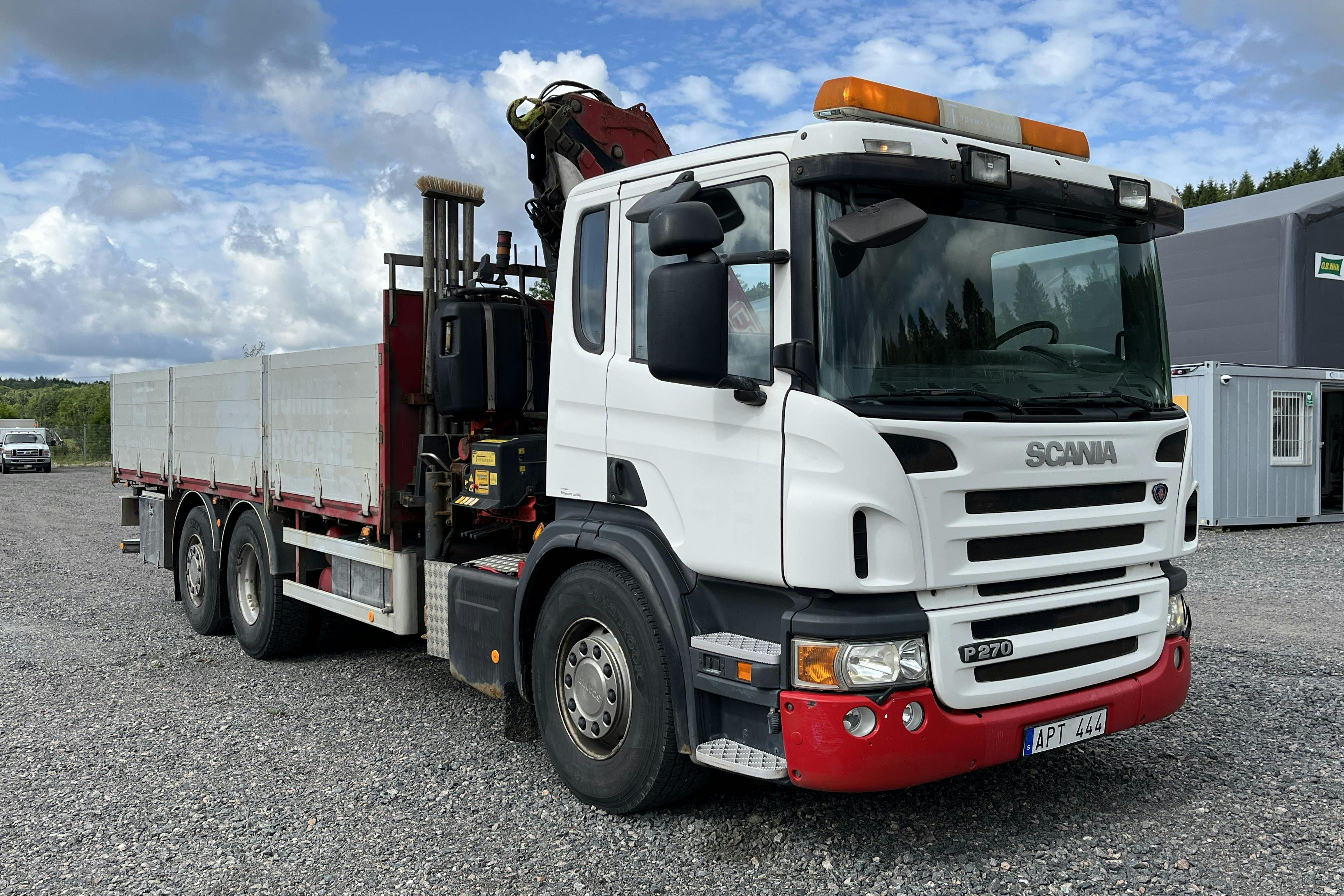 Presentationsfoto 2 av 92: Scania P270 - 459 399 km - Automat - vit - 2008