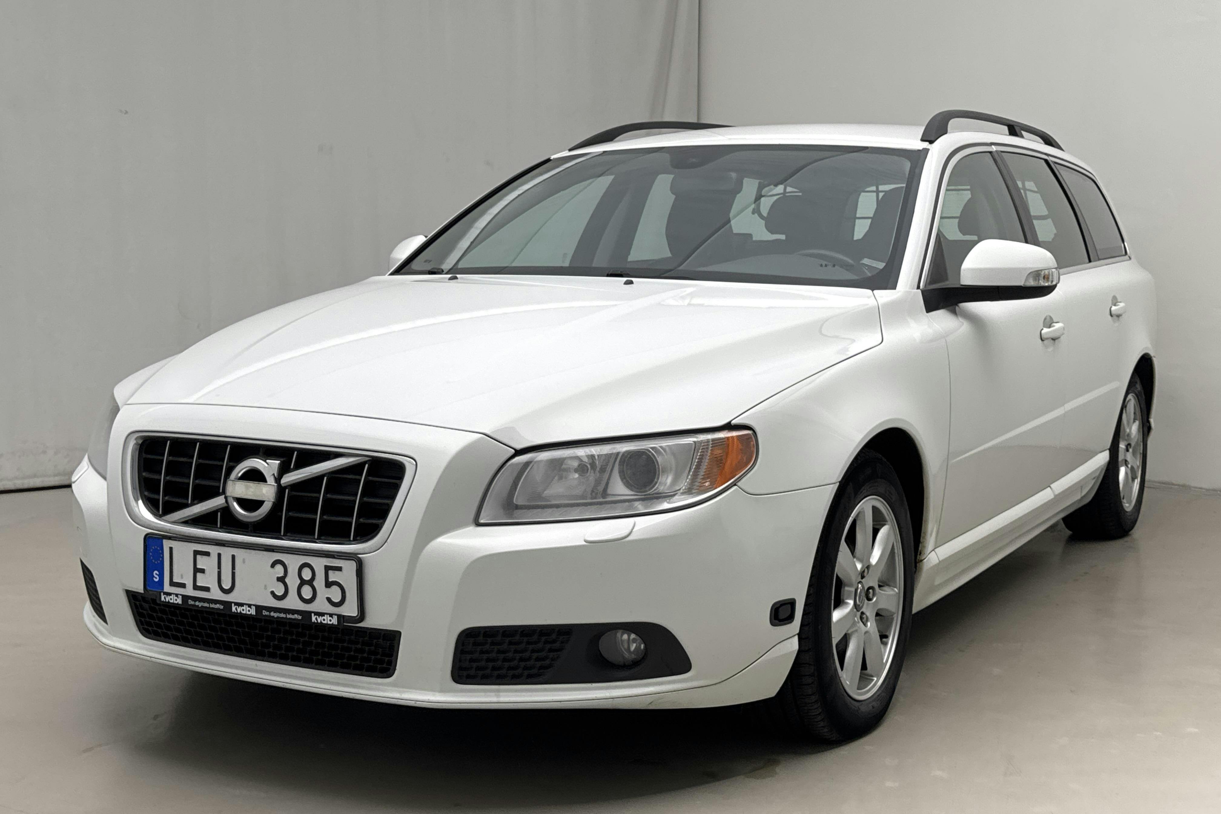 Volvo V70 II 1.6D DRIVe (109hk) - 294 760 km - Käsitsi - valge - 2011