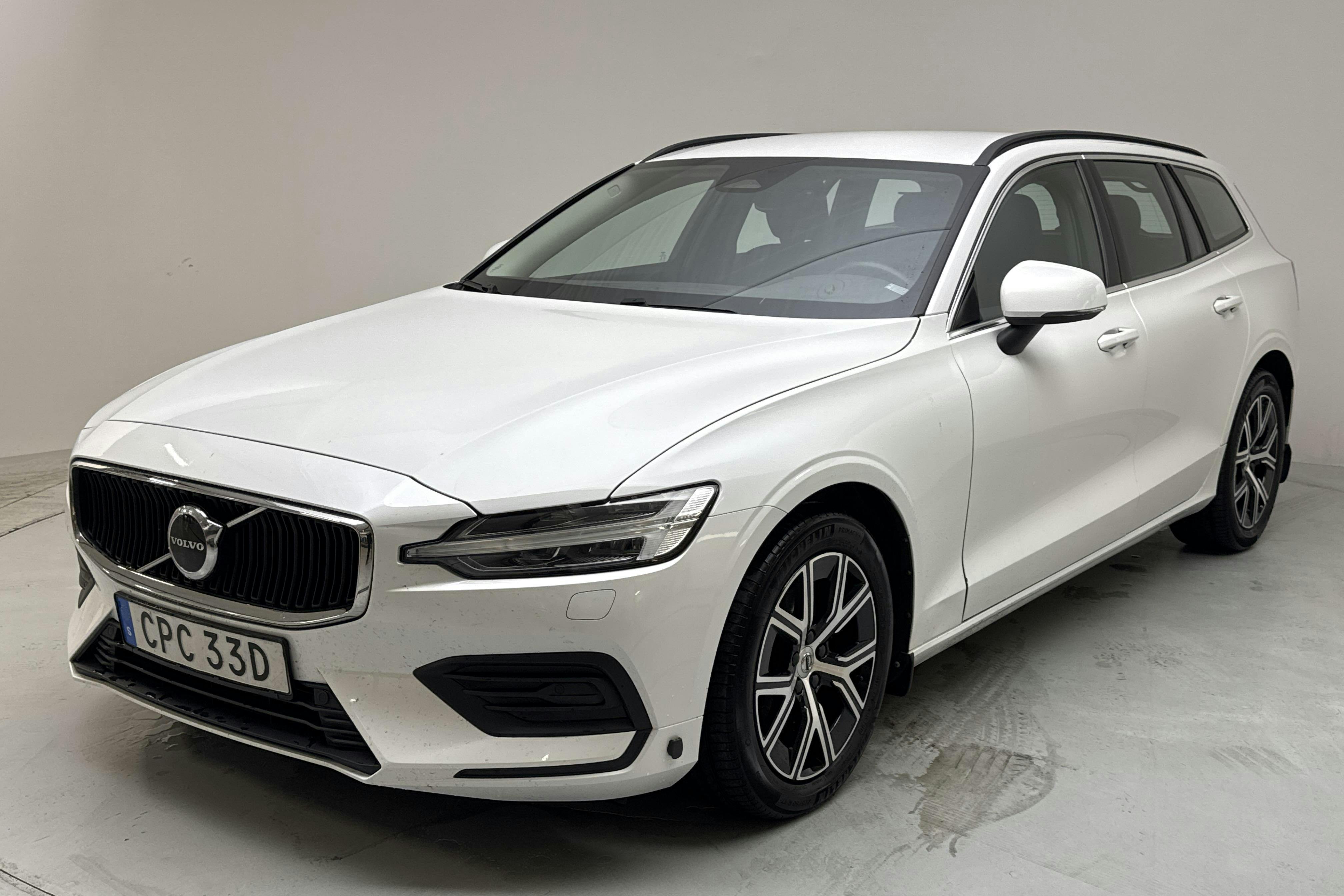 Volvo V60 B4 Mildhybrid, Diesel (197hk) - 9 921 mil - Automat - vit - 2023