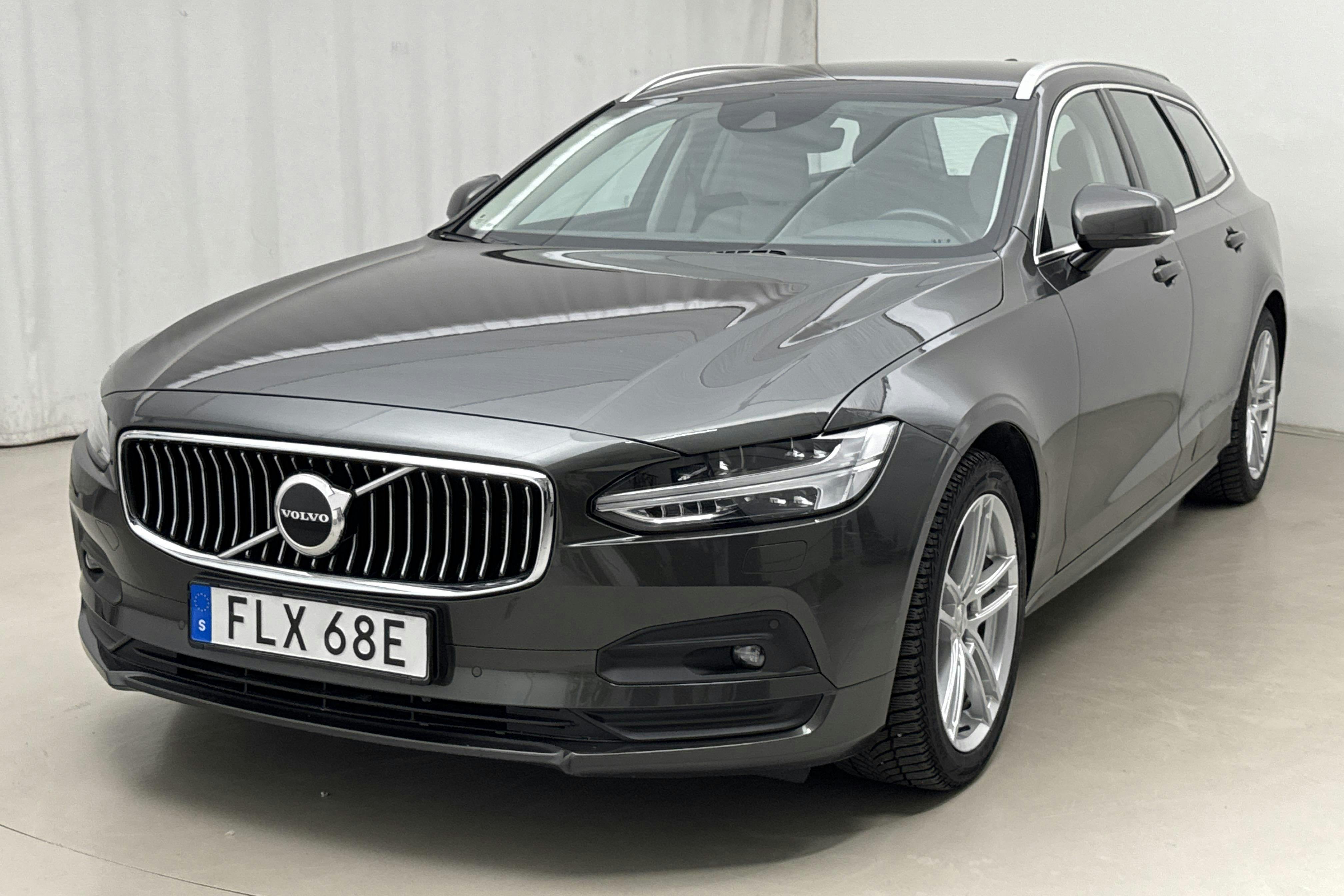 Volvo V90 B4 Mildhybrid, Diesel (190hk) - 72 150 km - Automatyczna - Dark Grey - 2021