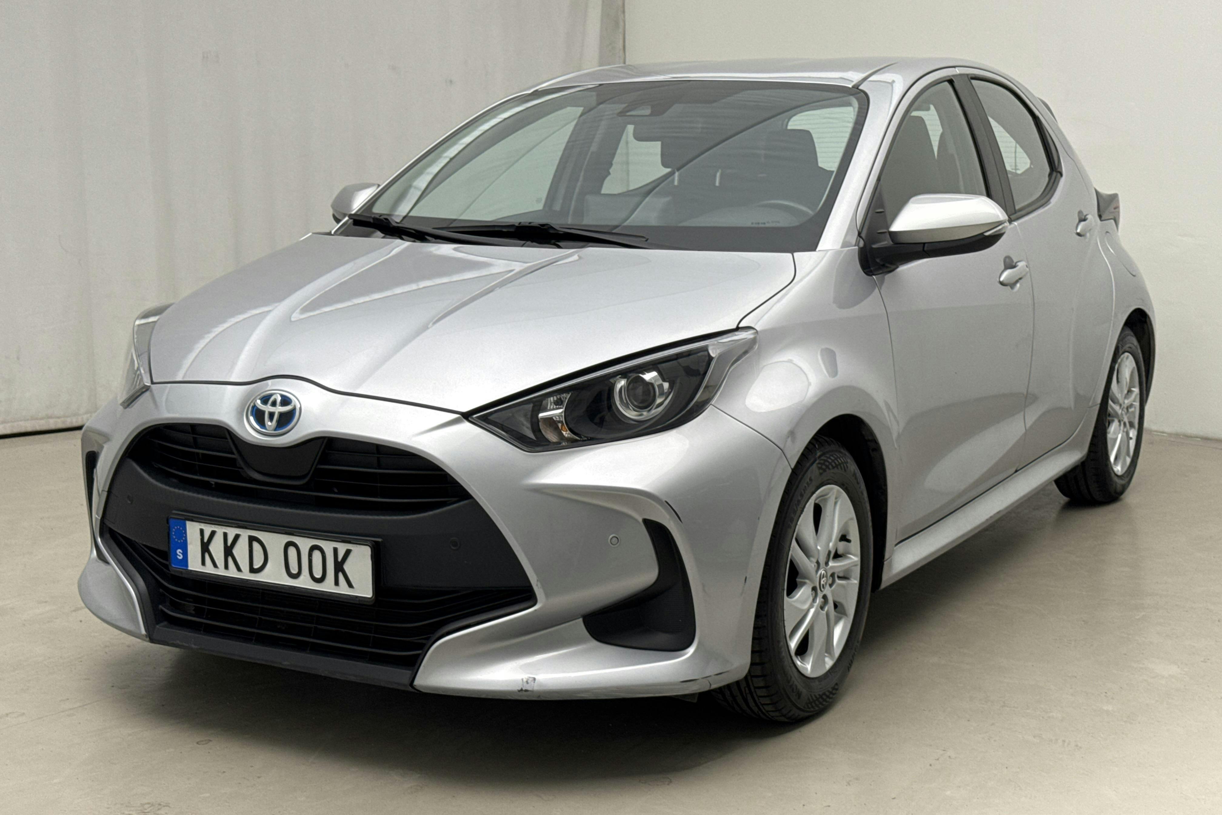 Toyota Yaris 1.5 Hybrid 5dr (116hk) - 132 200 km - Automatic - silver - 2022