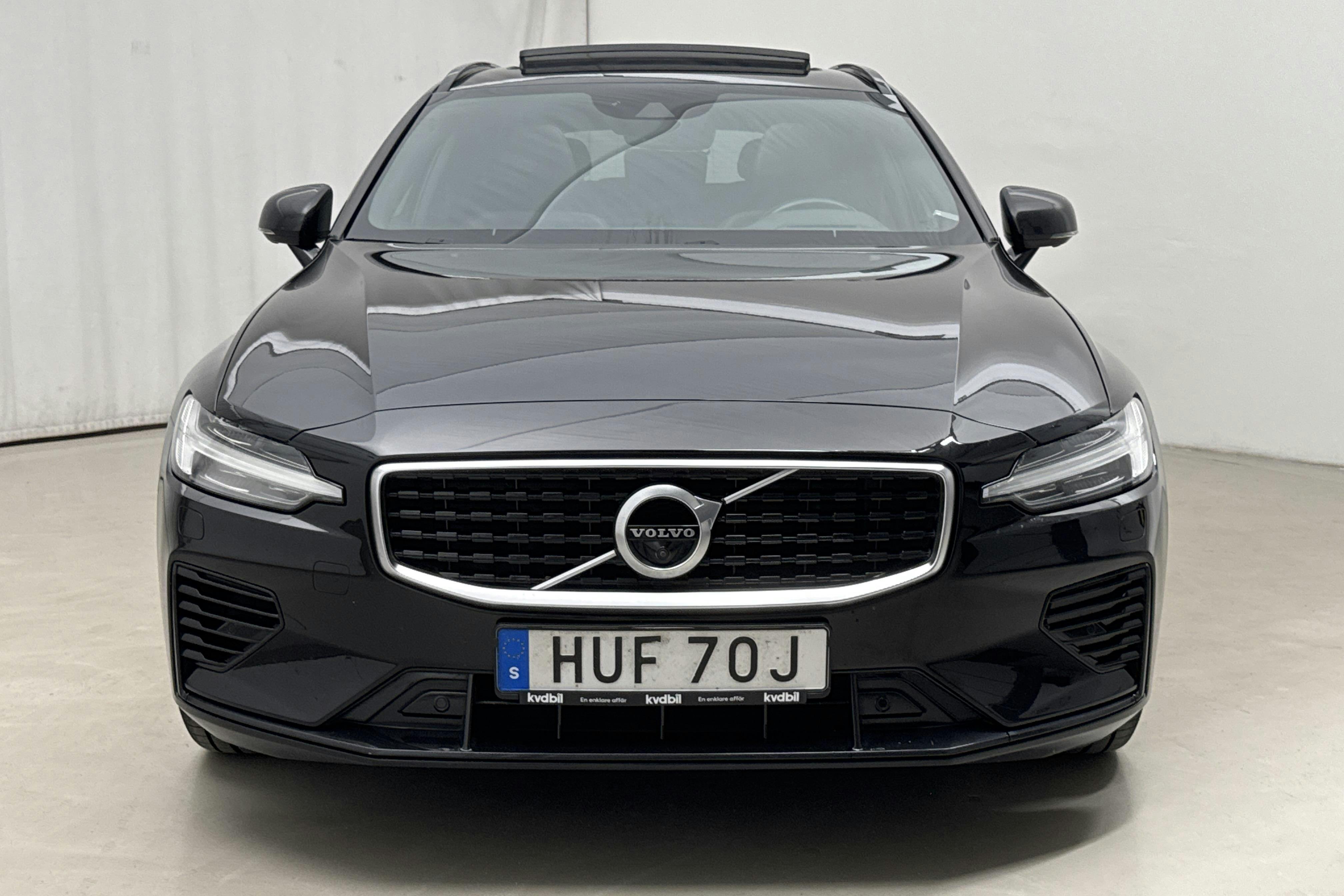 Volvo V60 T8 AWD Twin Engine (390hk) - 18 034 mil - Automat - svart - 2020