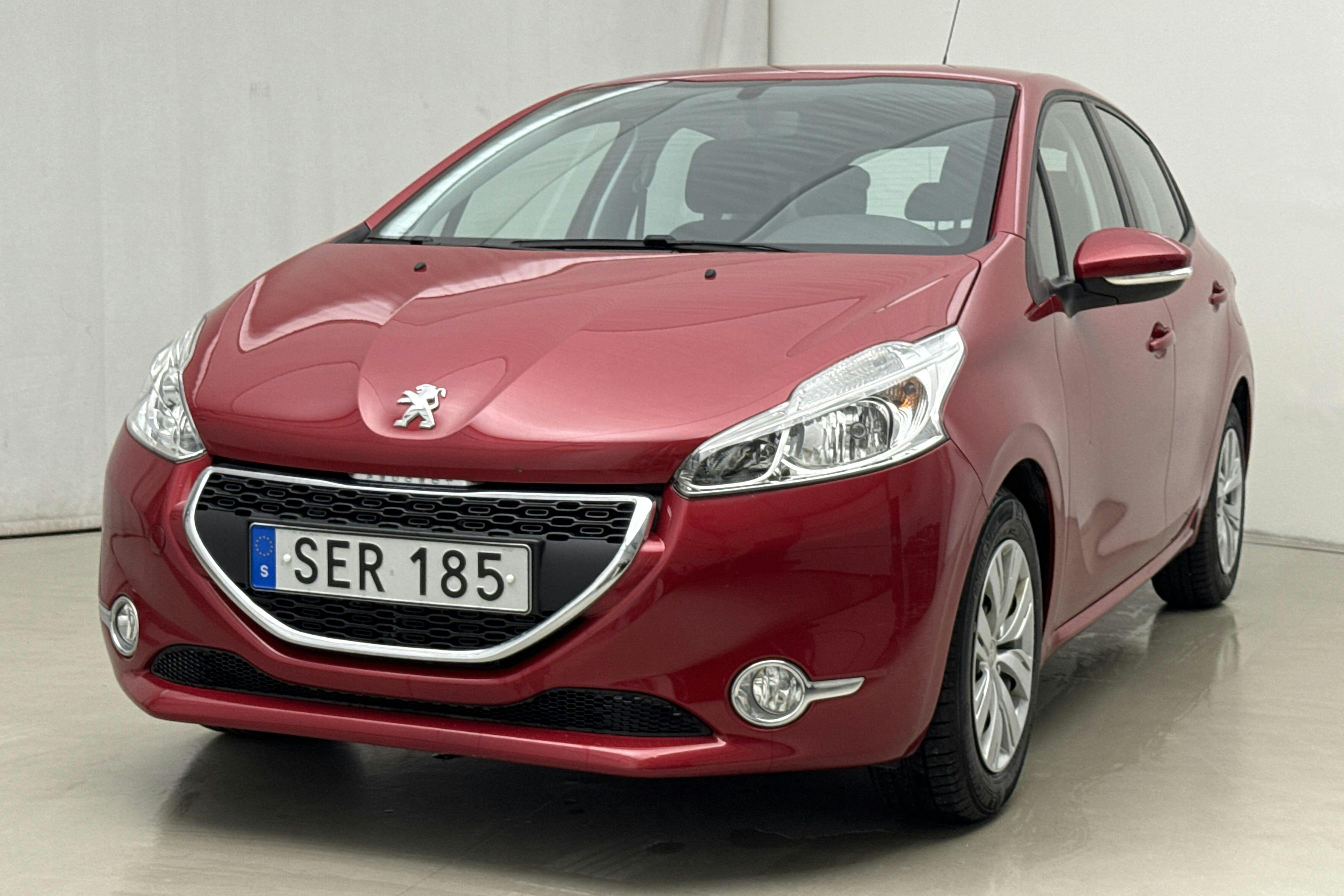 Peugeot 208 1.2 VTi 5dr (82hk) - 9 500 km - Automatic - Dark Red - 2015