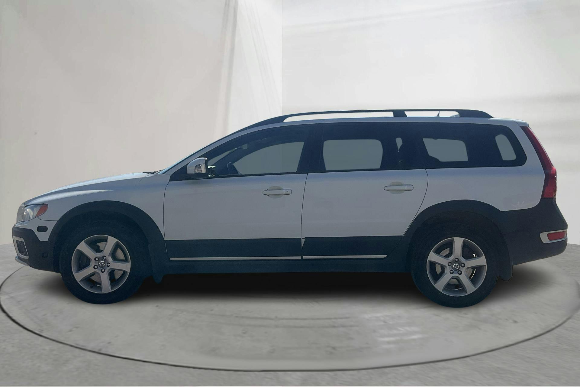 Presentationsfoto 2 av 19: Volvo XC70 II D5 AWD (215hk) - 46 822 mil - Automat - vit - 2012