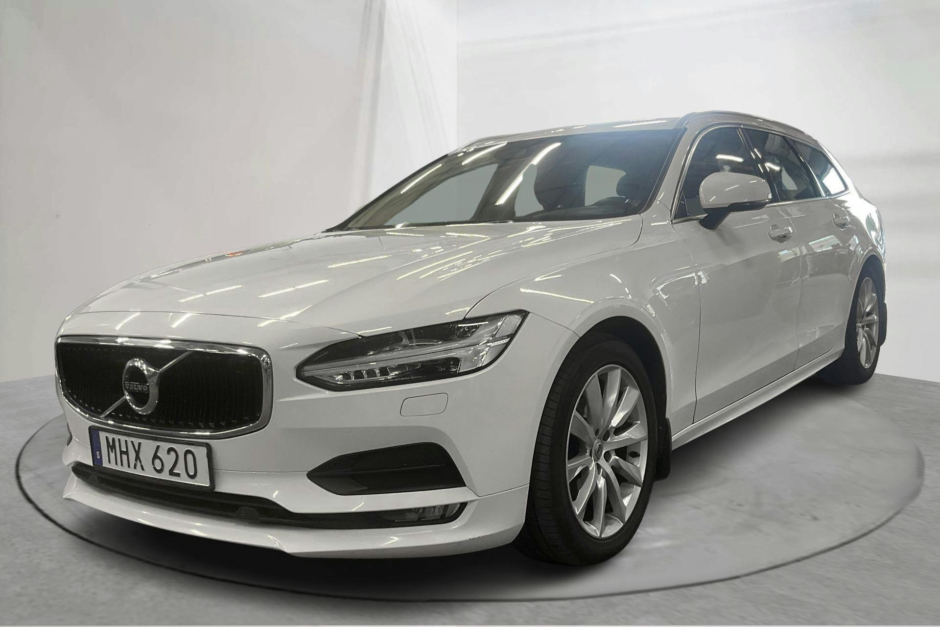 Volvo V90 D4 AWD (190hk) - 168 990 km - Automaattinen - valkoinen - 2019