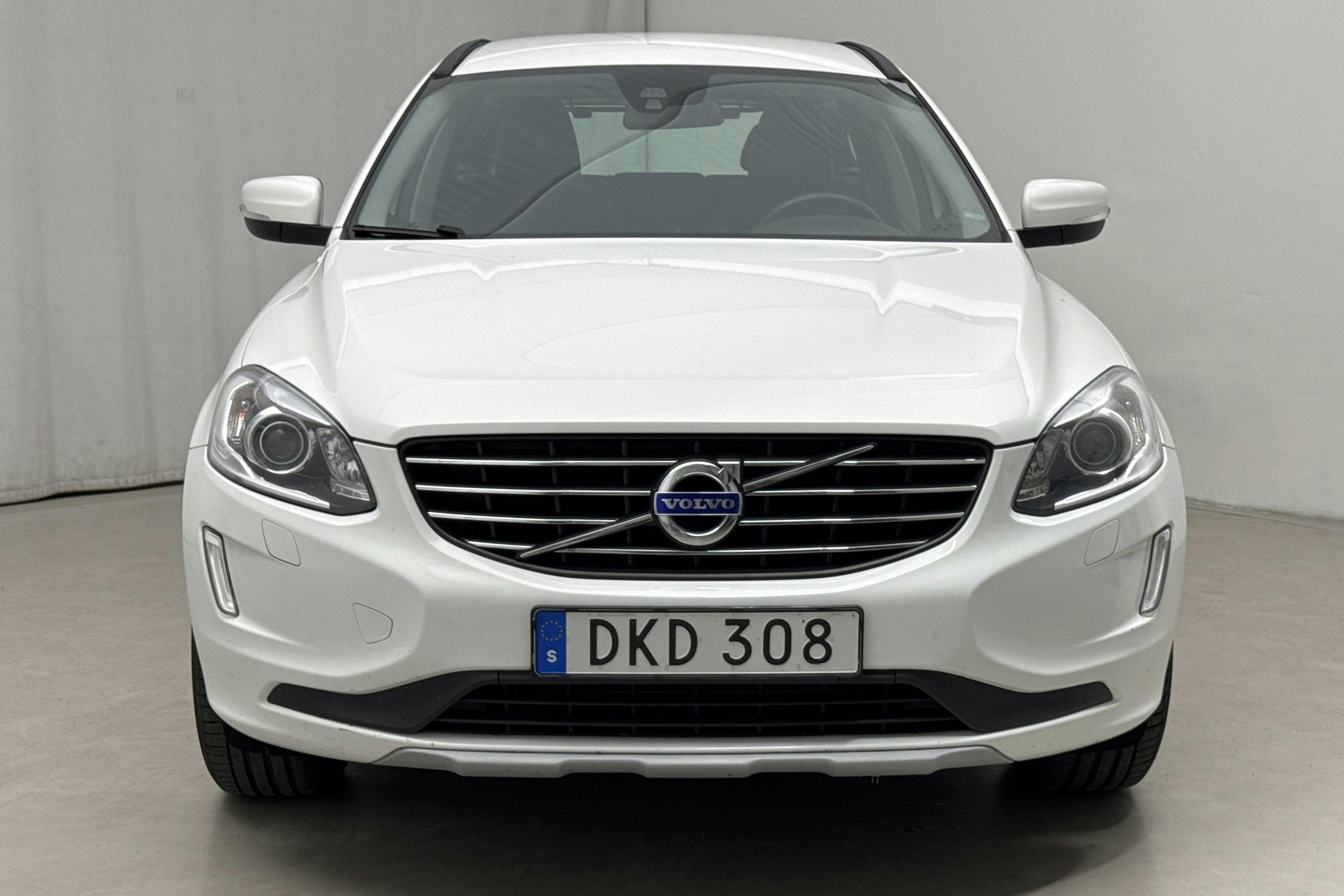 Volvo XC60 D4 AWD (190hk) - 13 220 mil - Automat - vit - 2016