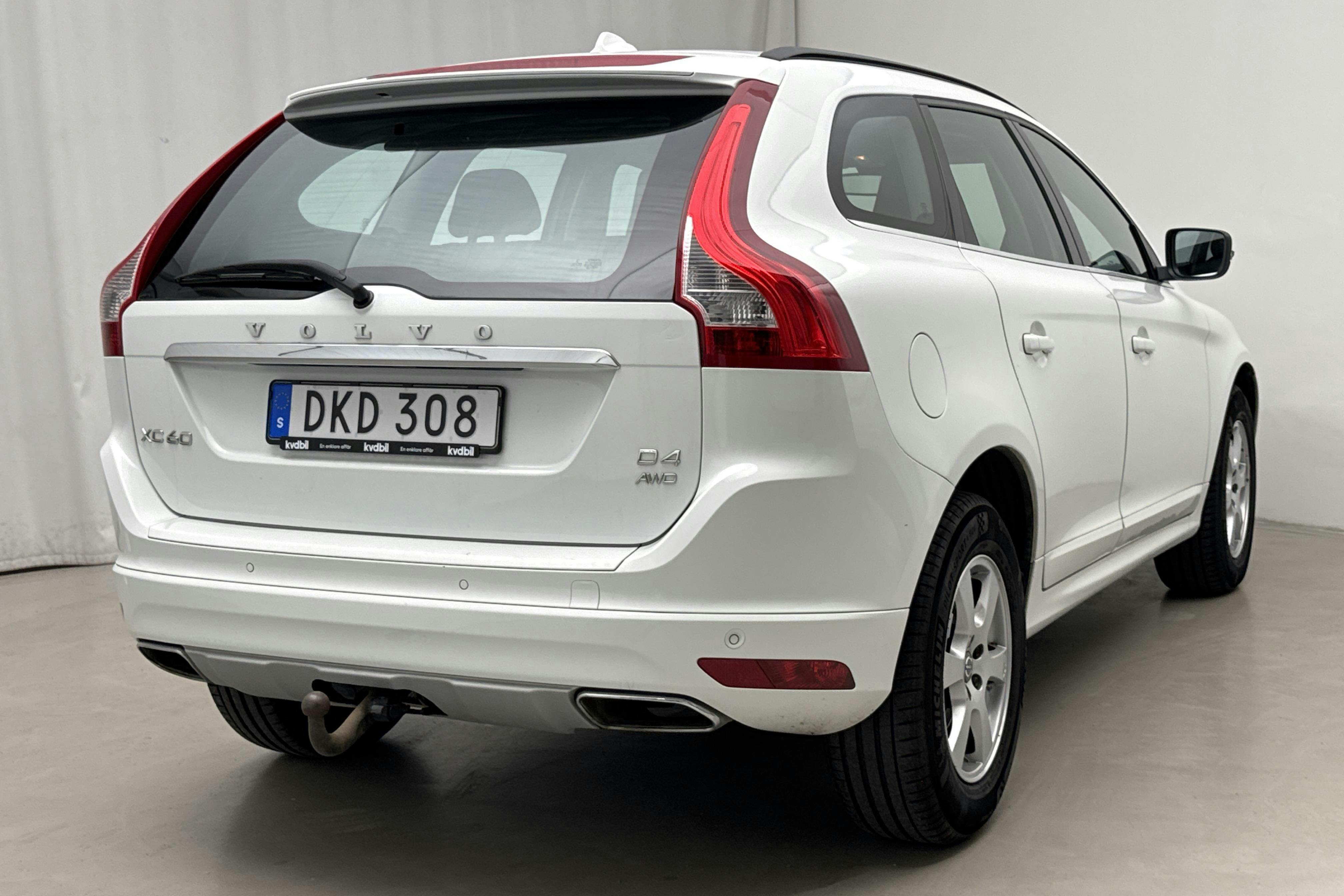 Volvo XC60 D4 AWD (190hk) - 13 220 mil - Automat - vit - 2016