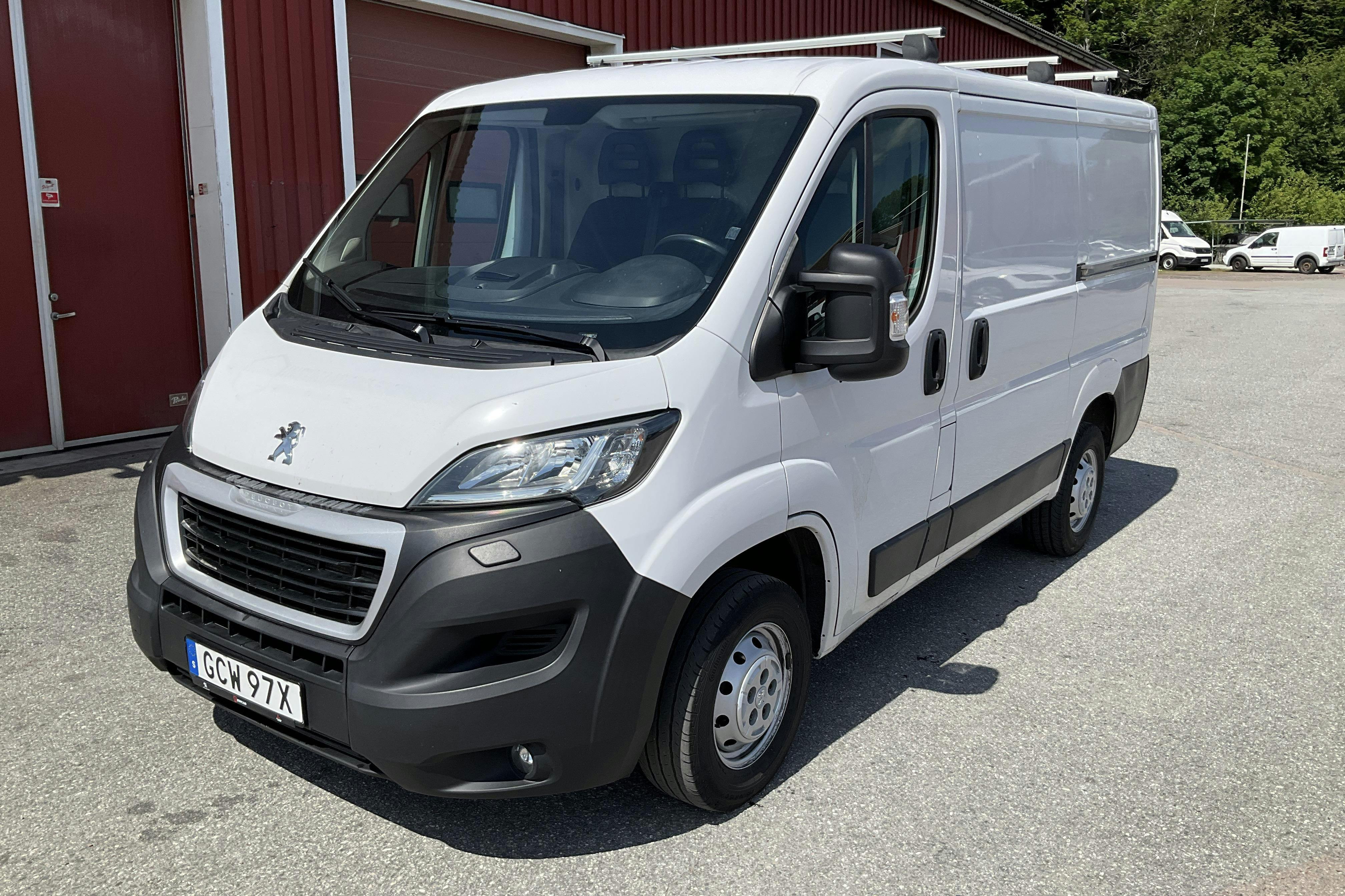 Peugeot Boxer 330 2.0 BlueHDi Skåp (120hk) - 8 596 mil - Manuell - vit - 2021