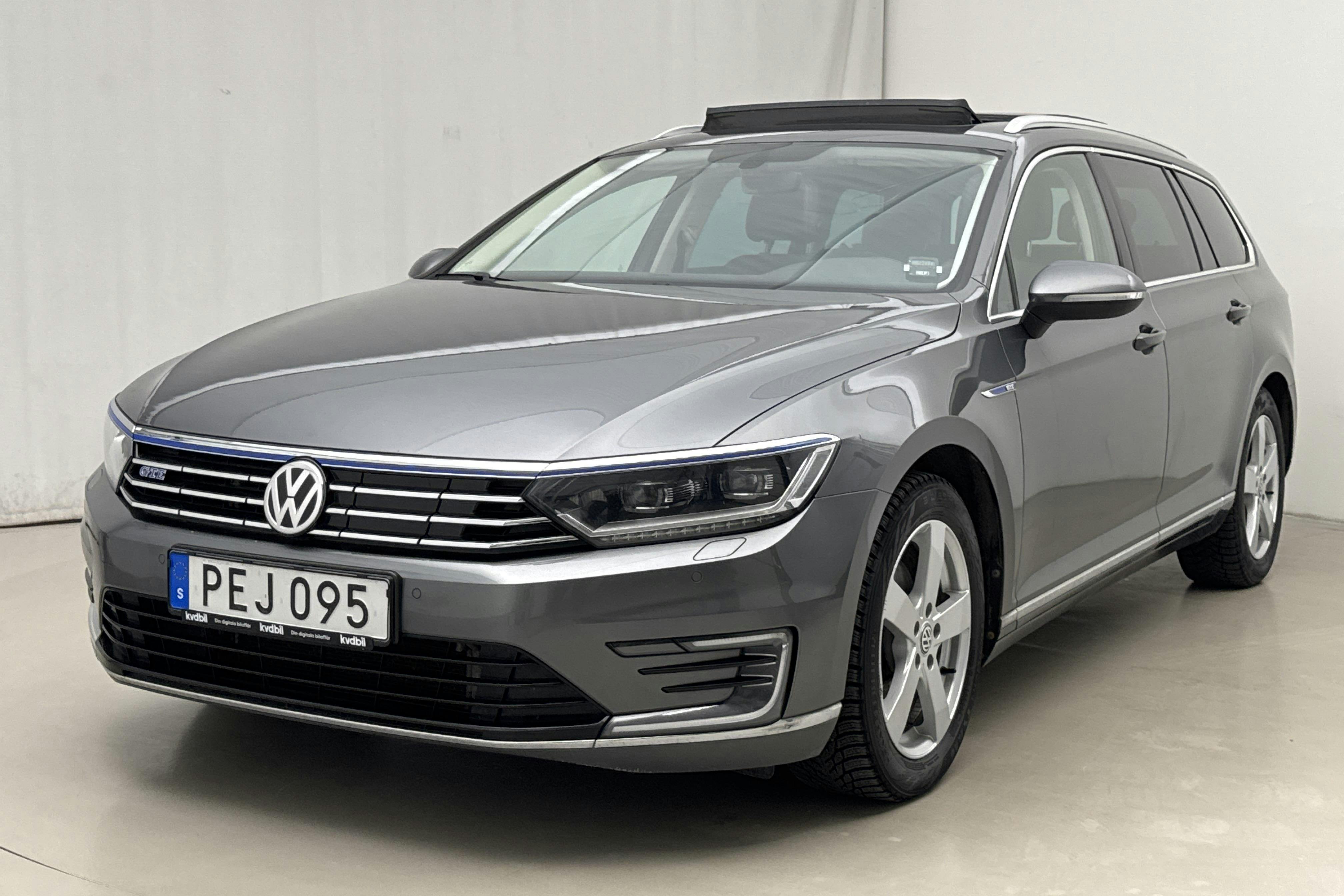 VW Passat 1.4 Plug-in-Hybrid Sportscombi (218hk) - 168 440 km - Automatyczna - Dark Grey - 2017