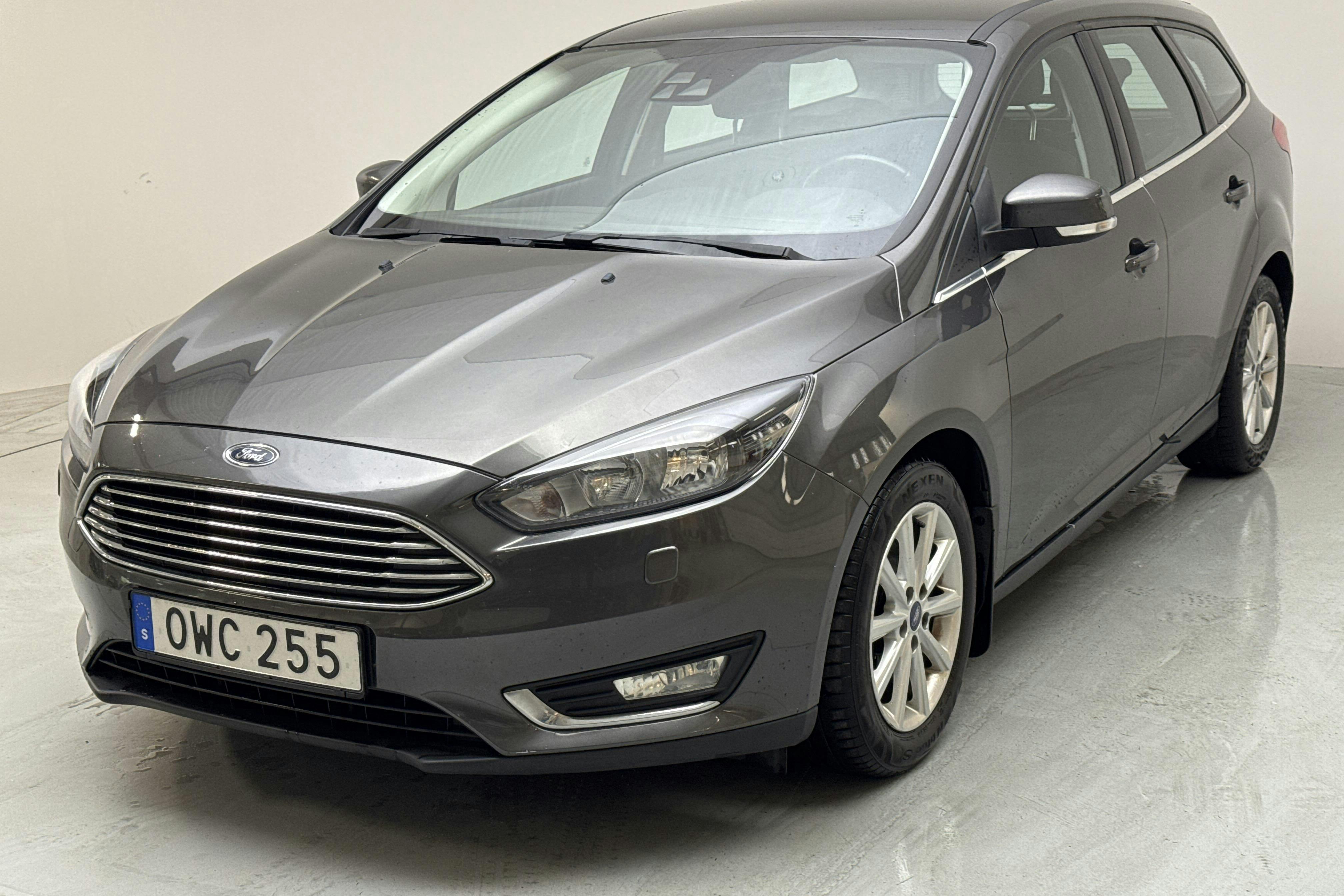 Ford Focus 1.0 EcoBoost Kombi (125hk) - 15 972 mil - Manuell - grå - 2016