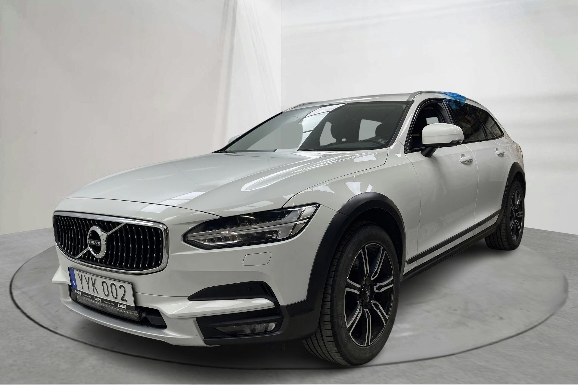 Volvo V90 D4 Cross Country AWD (190hk) - 277 200 km - Automatic - white - 2018
