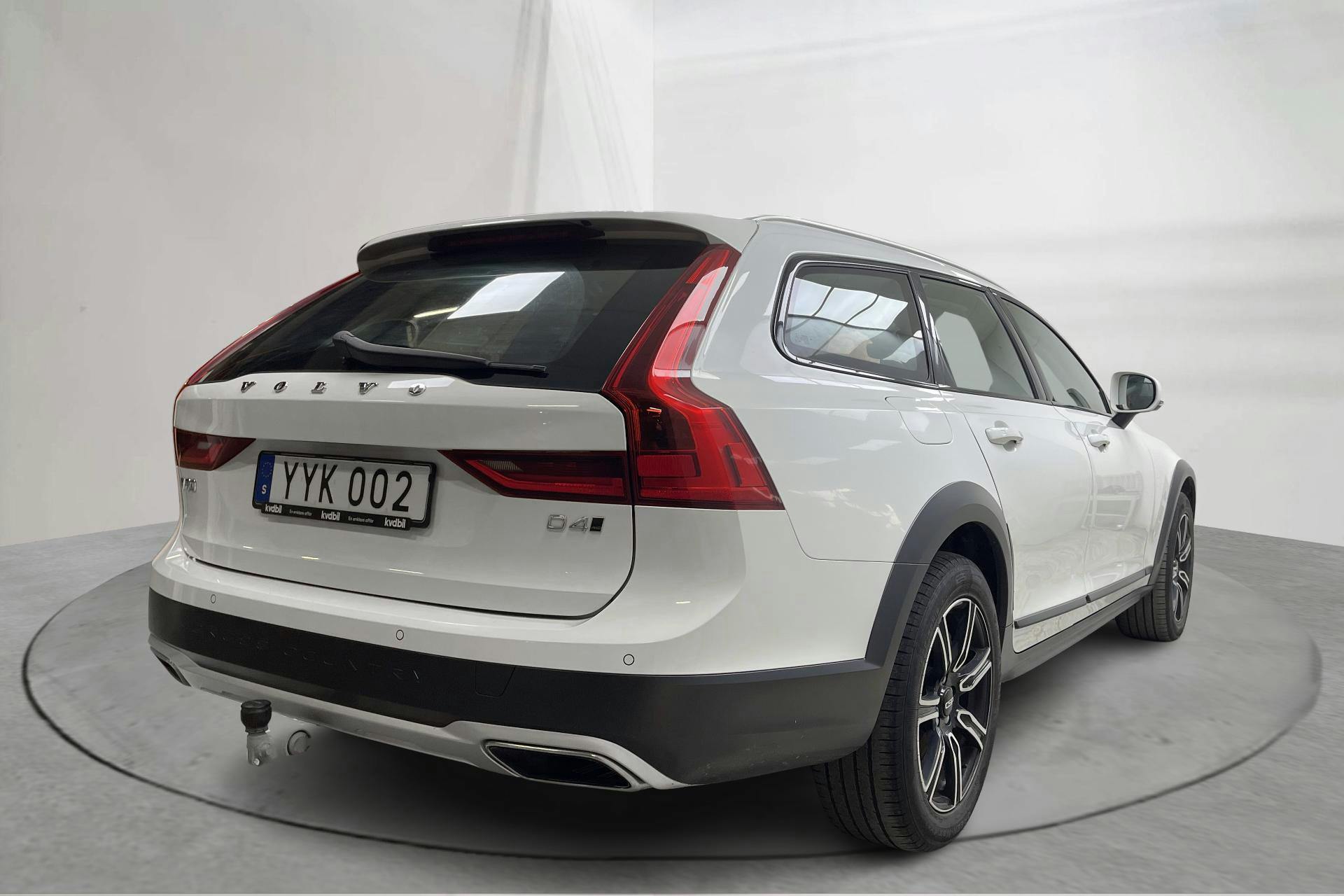 Volvo V90 D4 Cross Country AWD (190hk) - 27 720 mil - Automat - vit - 2018
